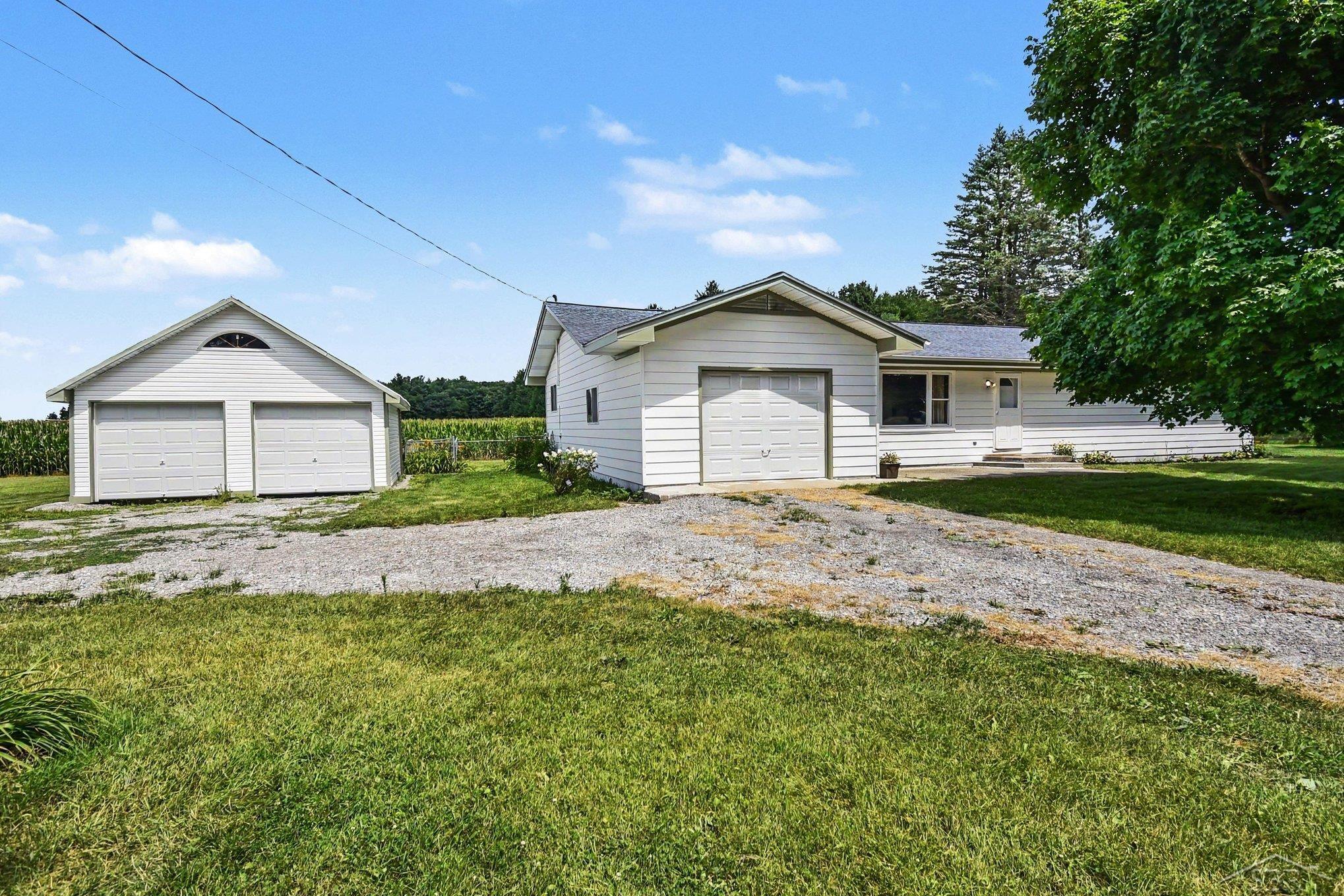 3rd image of 14460 Collier Rd, Hemlock, MI 48626 | MLS# 50216412