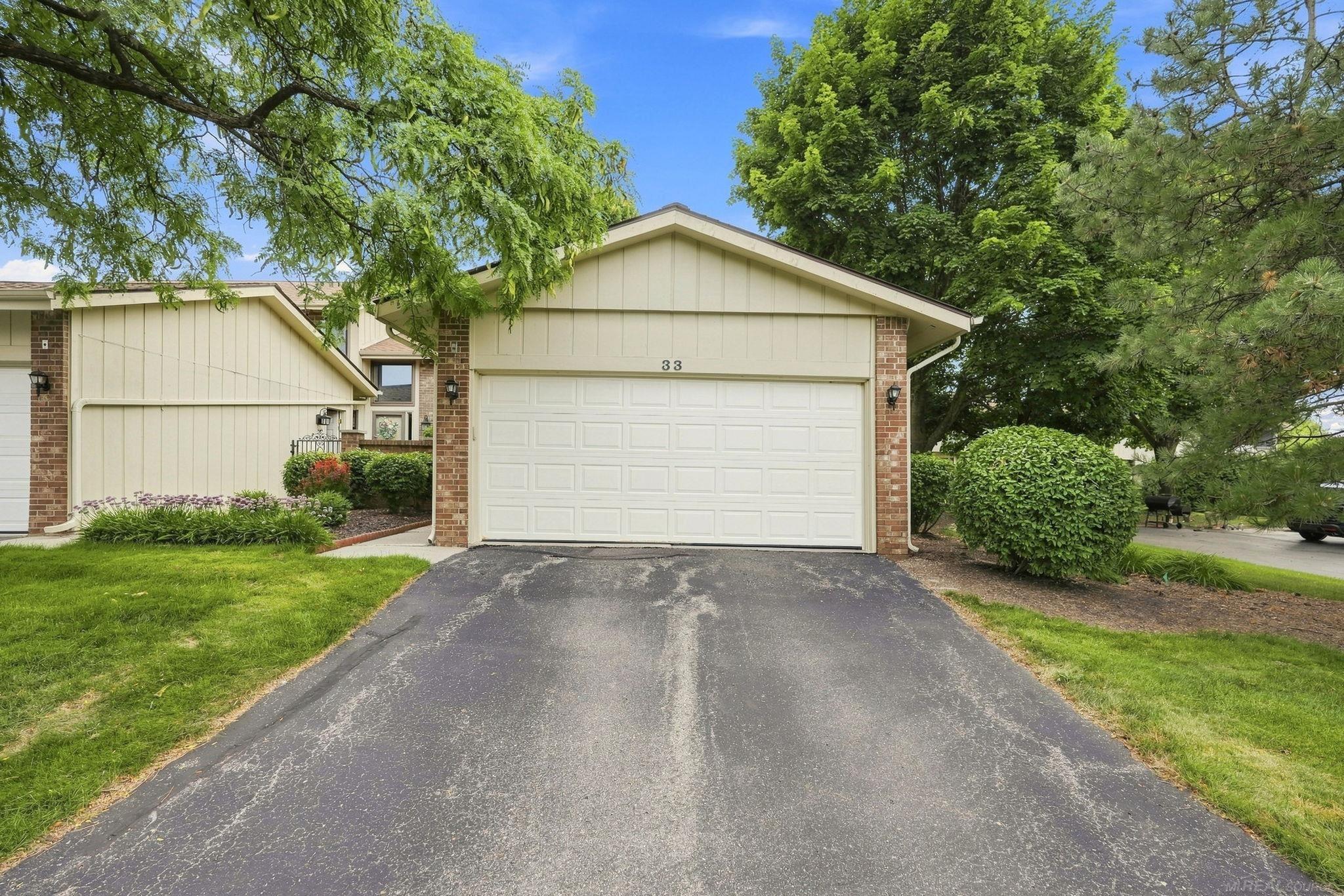 2nd image of 33 Kirks Ct, Rochester Hills, MI 48309 | MLS# 50216416