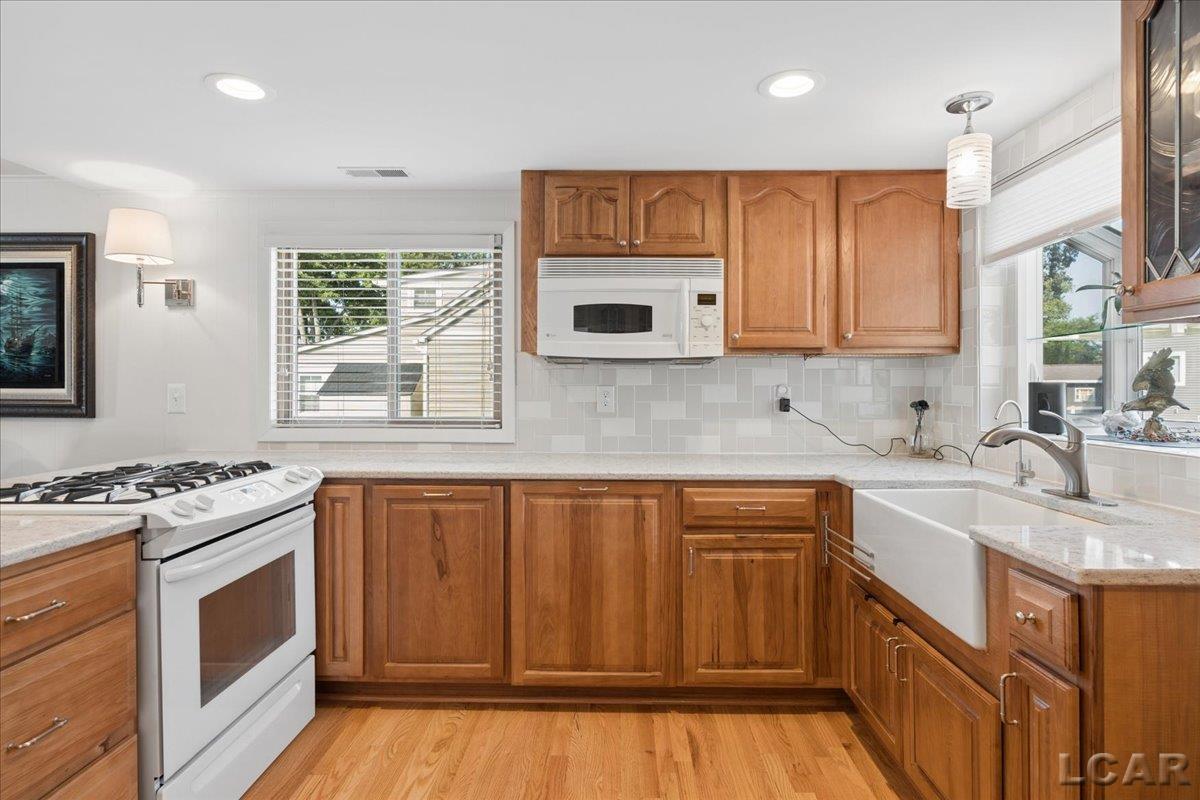 4th image of 10240 W Ferndale Dr Dr, Manitou Beach, MI 49253 | MLS# 50216473