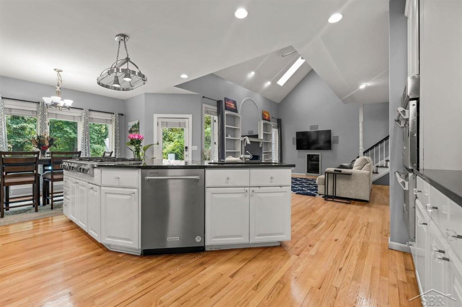 3rd image of 5004 Warblers Wy, Midland, MI 48640 | MLS# 50216531