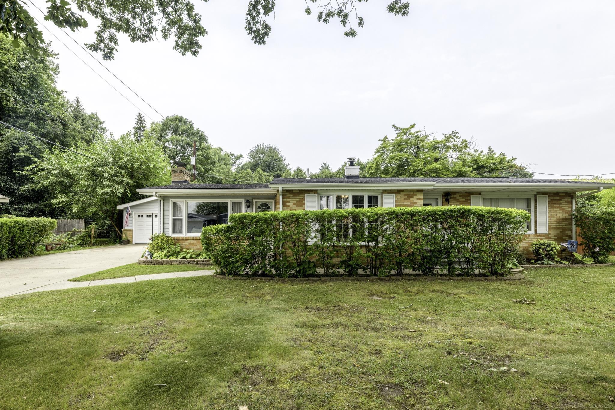 2nd image of 2415 16th Ave, Port Huron, MI 48060 | MLS# 50216549