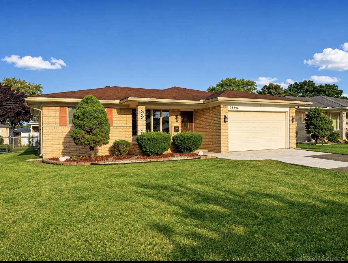 Photo 1 of Single family home for sale at 33742 Elford Dr, Sterling Heights, MI 48312 | MLS# 58050216577 | Listing updated on 2026-09-14