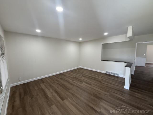 Photo 3 of Single family home for sale at 33742 Elford Dr, Sterling Heights, MI 48312 | MLS# 58050216577 | Listing updated on 2026-09-14