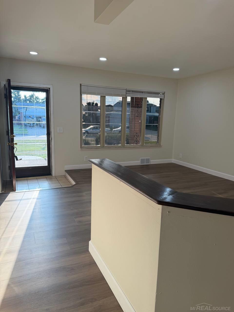 Photo 4 of Single family home for sale at 33742 Elford Dr, Sterling Heights, MI 48312 | MLS# 58050216577 | Listing updated on 2026-09-14