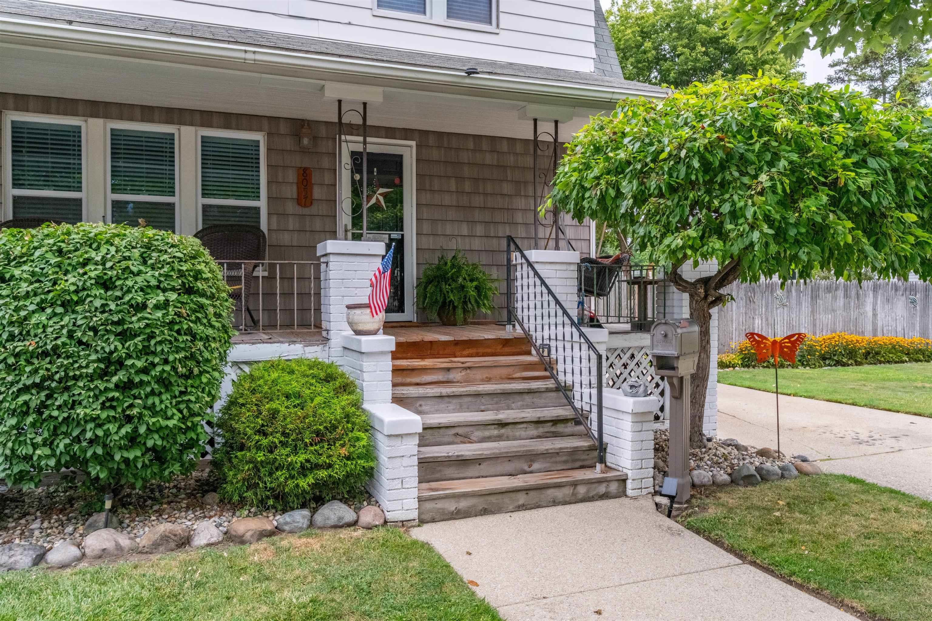 2nd image of 8057 Central St, Center Line, MI 48015 | MLS# 50216586