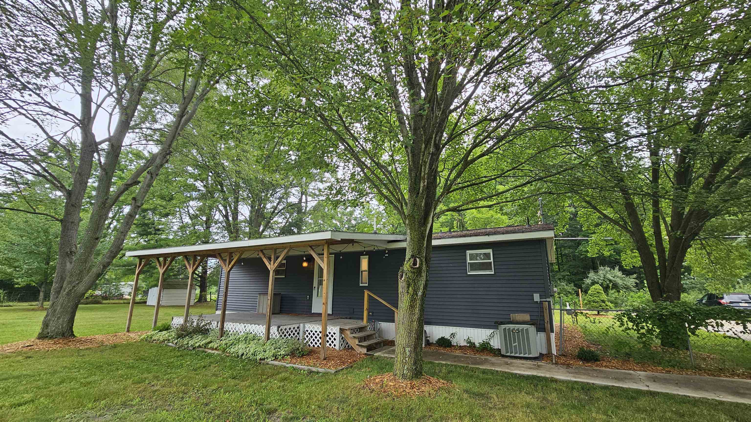 4th image of 4906 E Walnut St, Beaverton, MI 48612 | MLS# 50216607