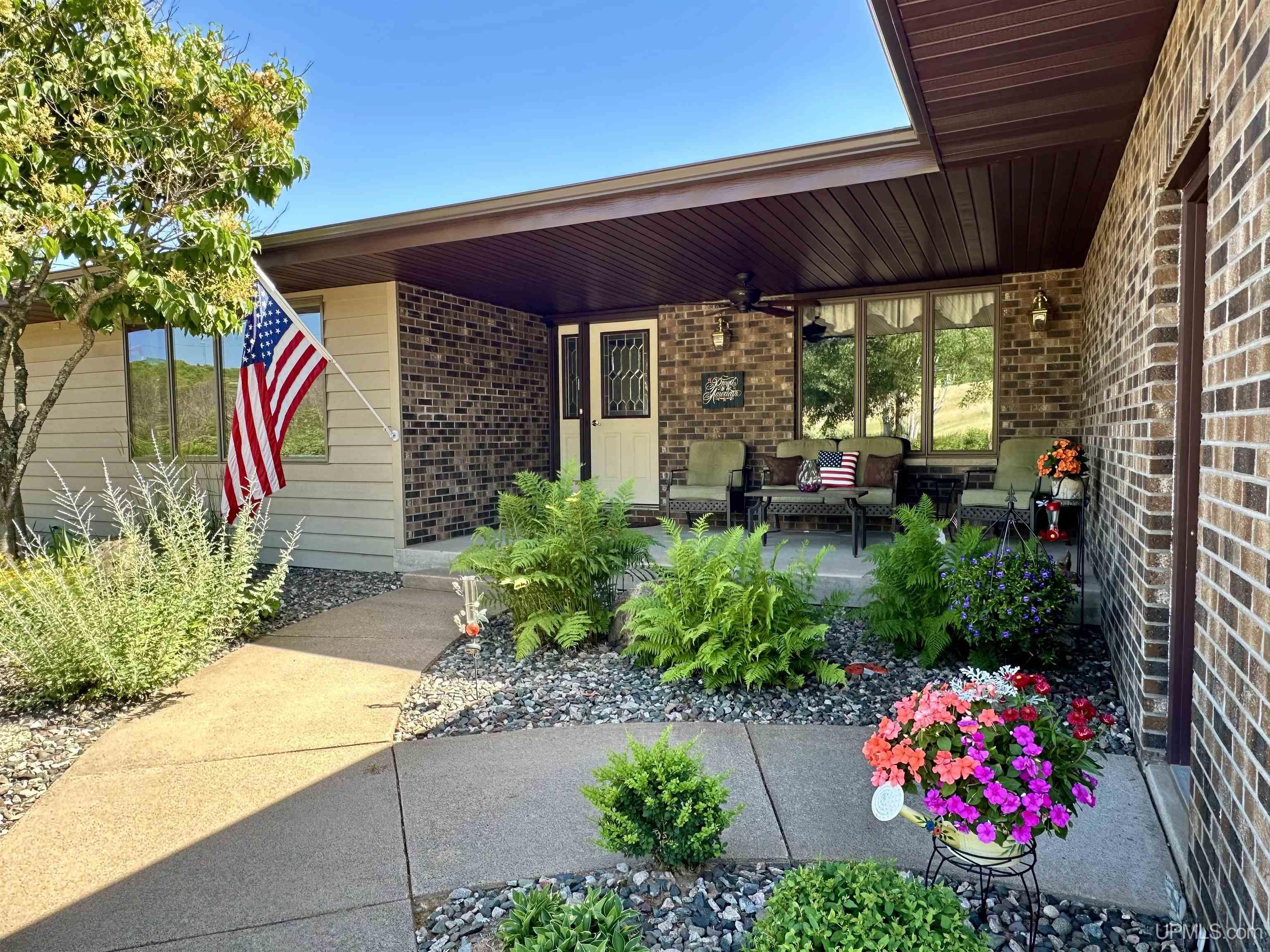 Photo 2 of Single family home for sale at 1001 E Cinnebar St, Bessemer, MI 49911 | MLS# 50216608 | Listing updated on 2026-09-22