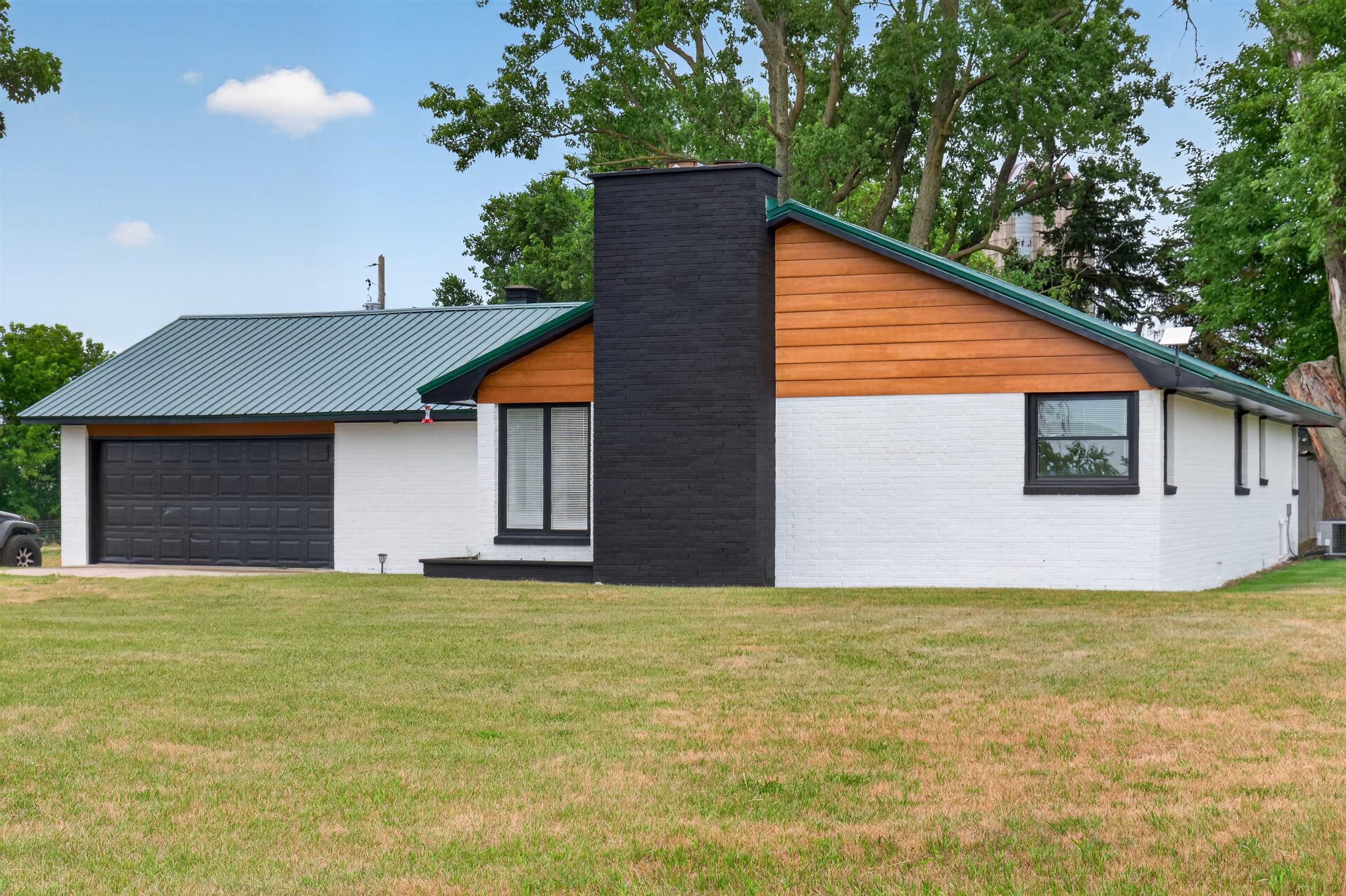 3rd image of 3925 Woods Rd, Gladwin, MI 48624 | MLS# 50216625
