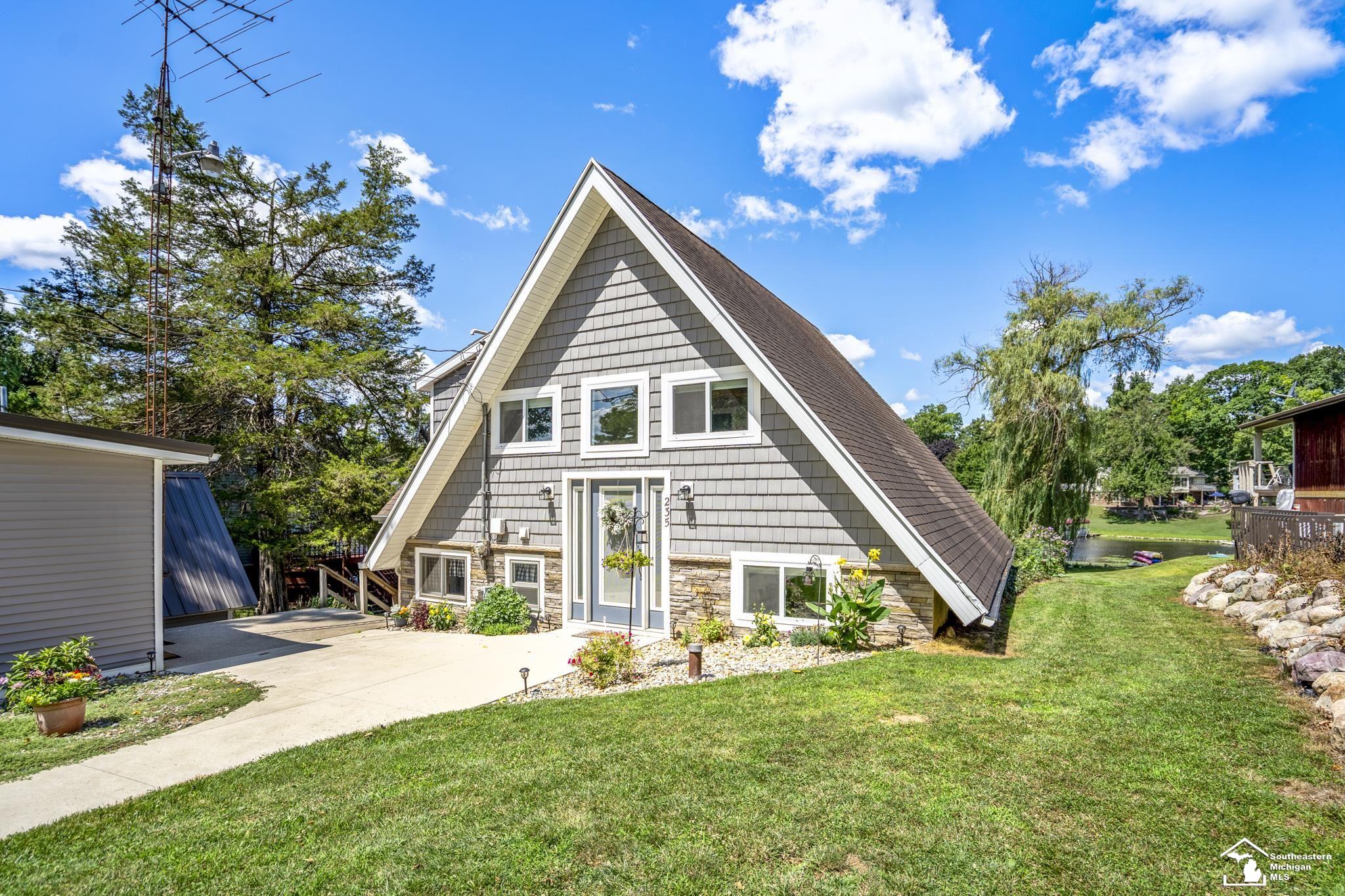 3rd image of 235 Pine Hill Lake Dr, Horton, MI 49246 | MLS# 50216649