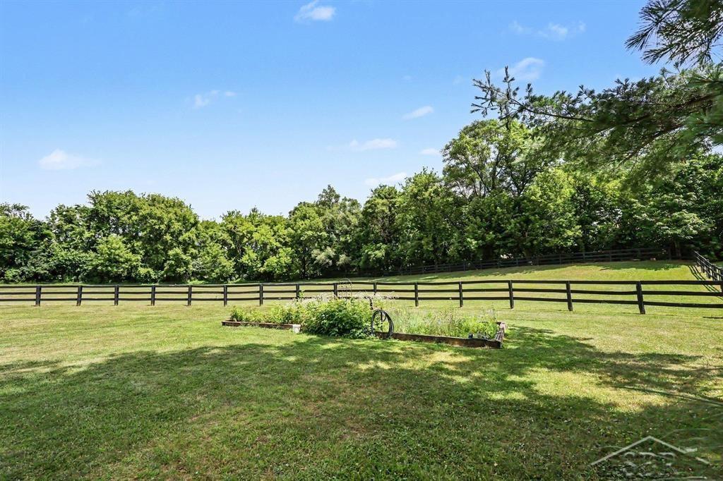 5975 Hollow Corners Road photo 12