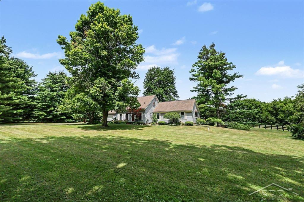 5975 Hollow Corners Road photo 3