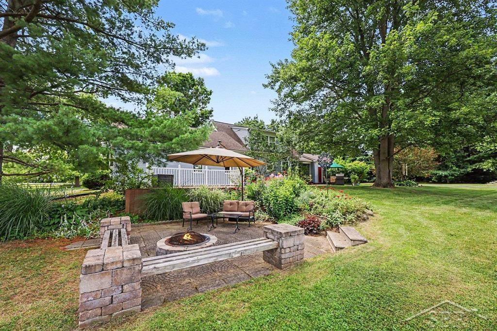 5975 Hollow Corners Road photo 6