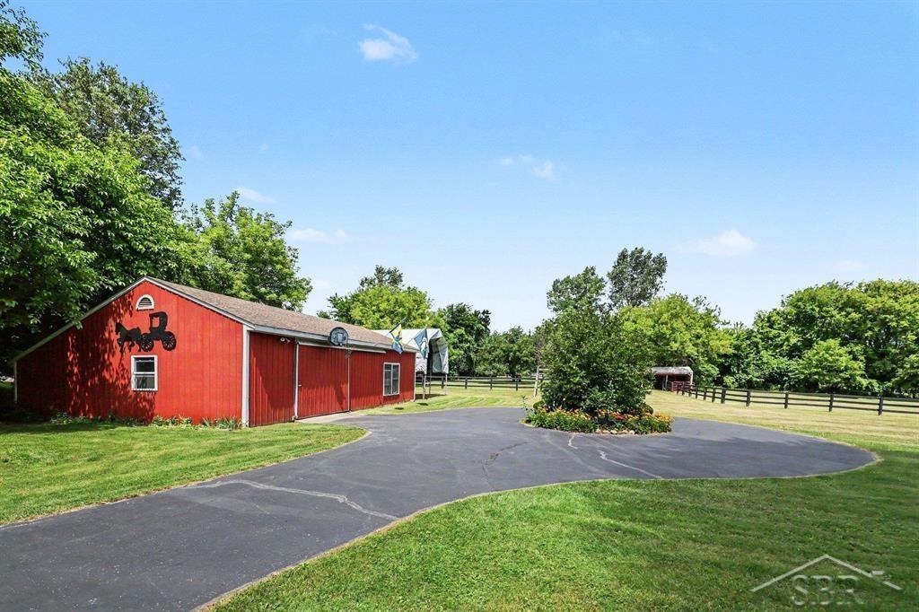 5975 Hollow Corners Road photo 8