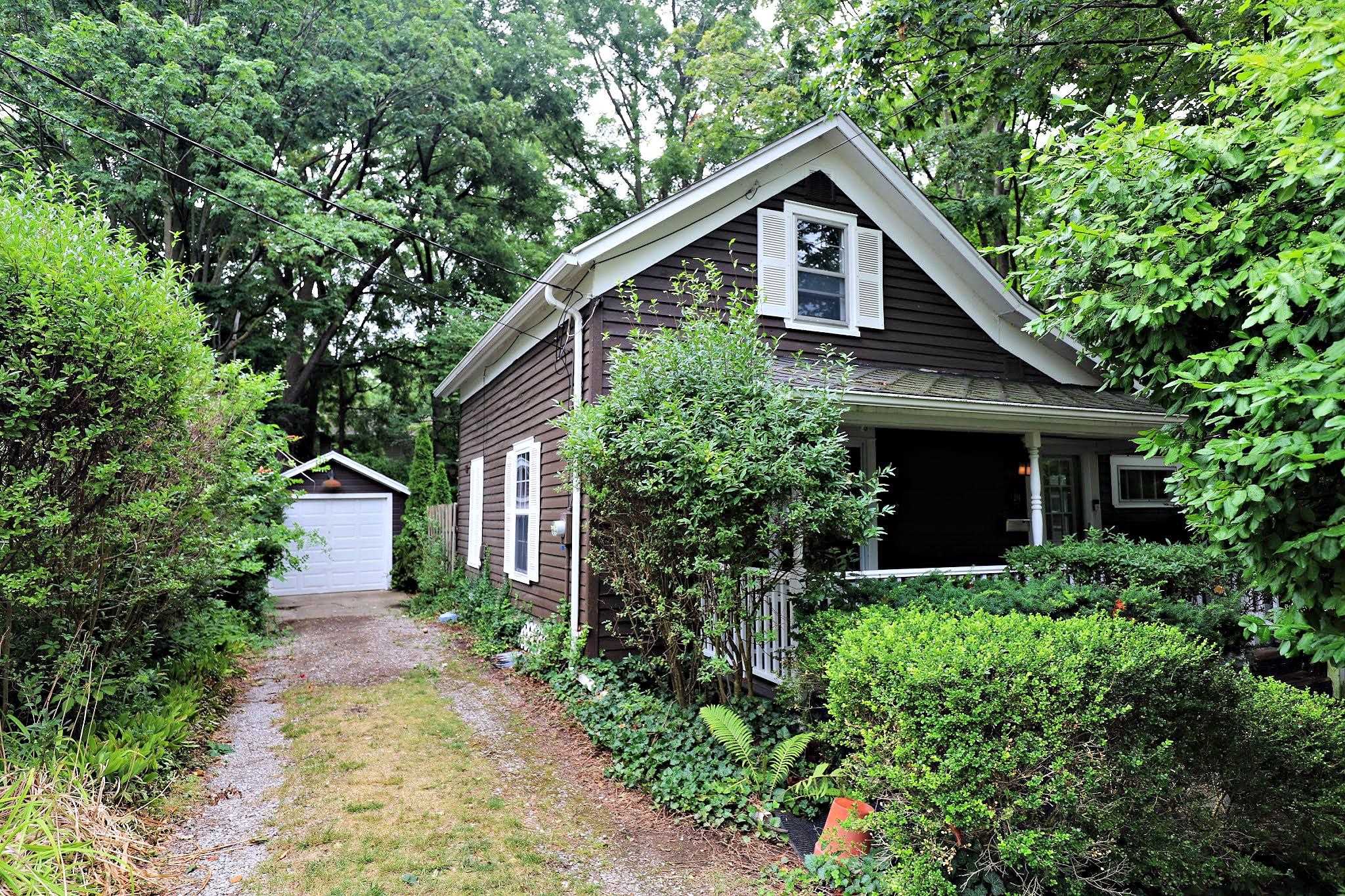 2nd image of 214 N Hazelton St, Flushing, MI 48433 | MLS# 50216657
