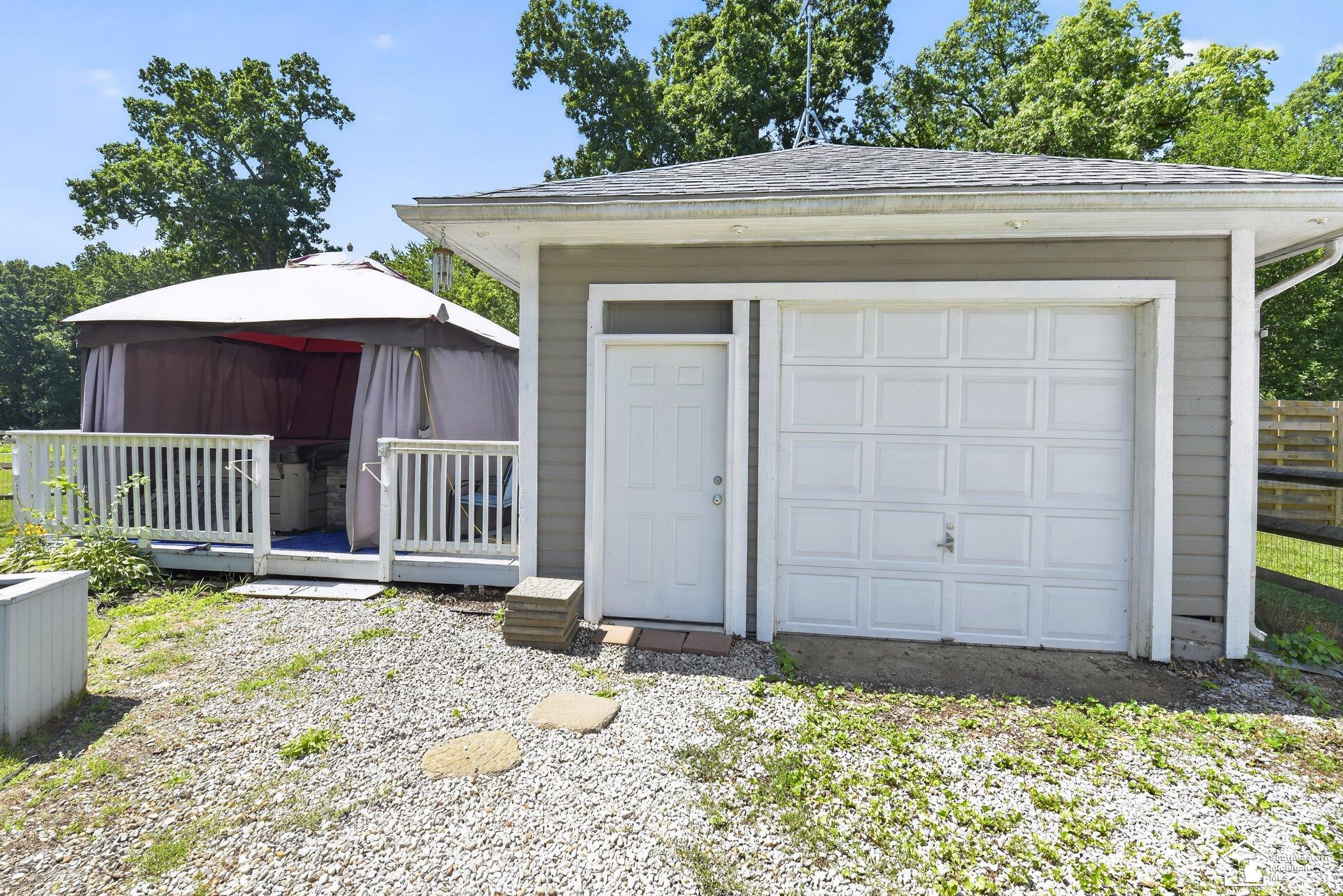 3rd image of 7871 Summerfield Rd, Lambertville, MI 48144 | MLS# 50216660