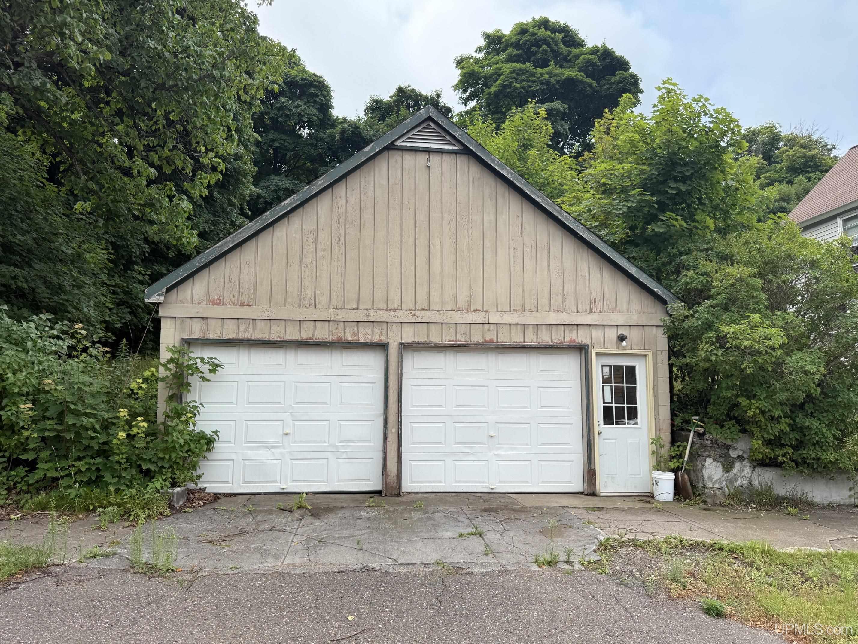 5th image of 307 Houghton Ave, Houghton, MI 49931 | MLS# 50216672