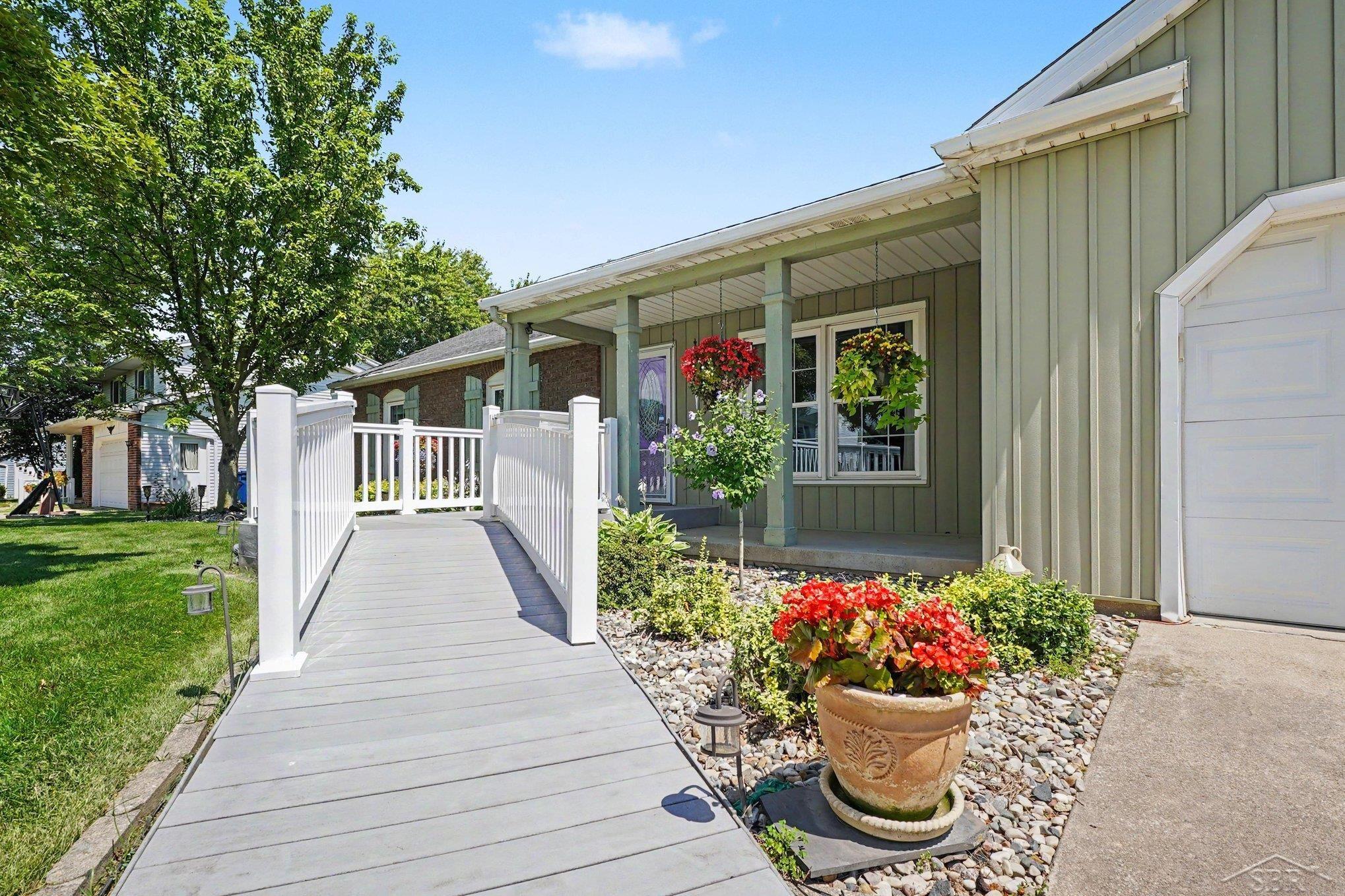 image of 3166 Columbine Dr, Saginaw, MI 48603 | MLS# 61050216698