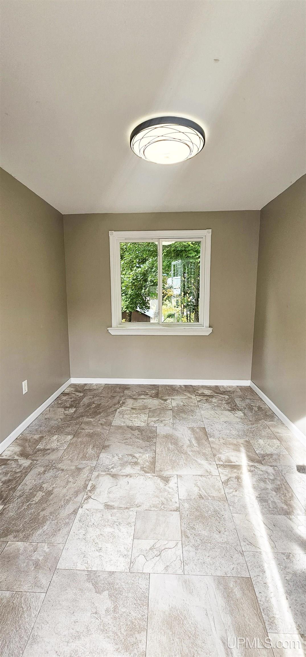 Photo 2 of Single family home for sale at 508 W Baraga Ave, Houghton, MI 49931 | MLS# 50216747 | Listing updated on 2026-10-02