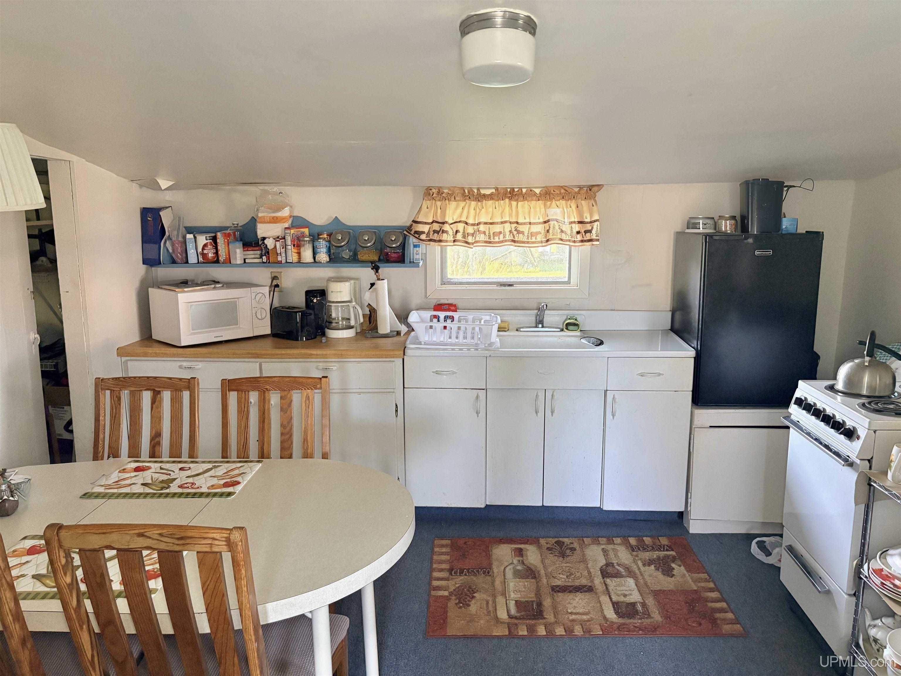 4th image of 830 Garden Ave, Manistique, MI 49854 | MLS# 50216760