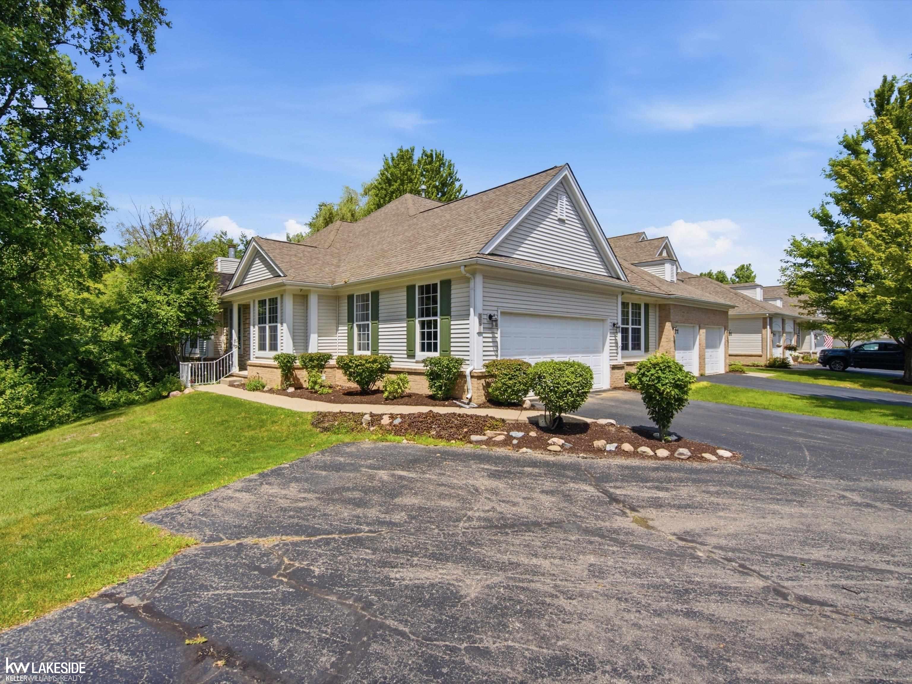 2nd image of 5721 Pinecroft Ct, Clarkston, MI 48346 | MLS# 50216794