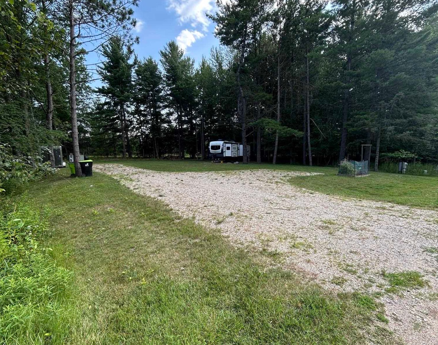 2nd image of 1923 Berkshire Dr, Gladwin, MI 48624 | MLS# 50216807