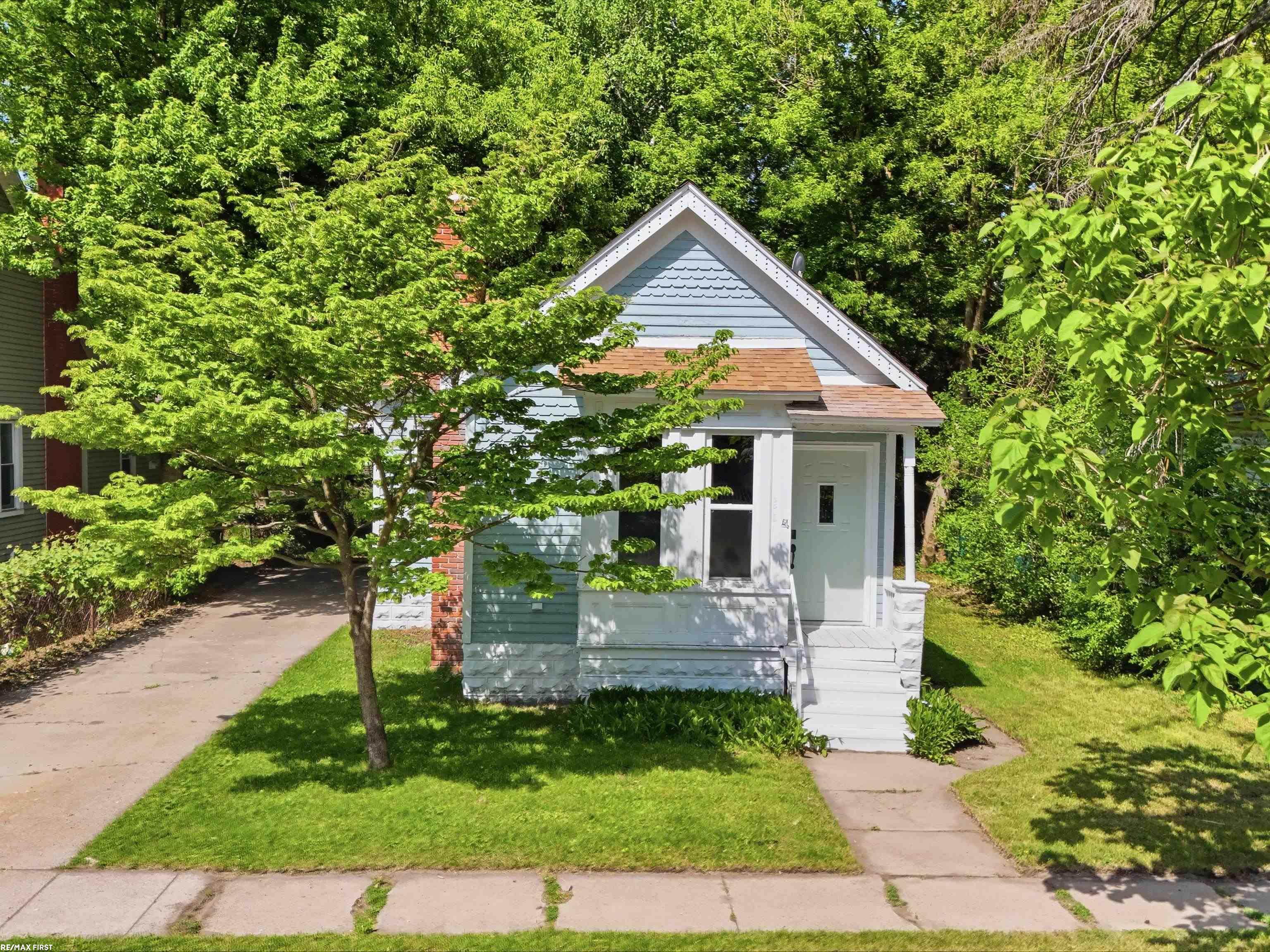 3rd image of 2519 Walnut St, Port Huron, MI 48060 | MLS# 50216824
