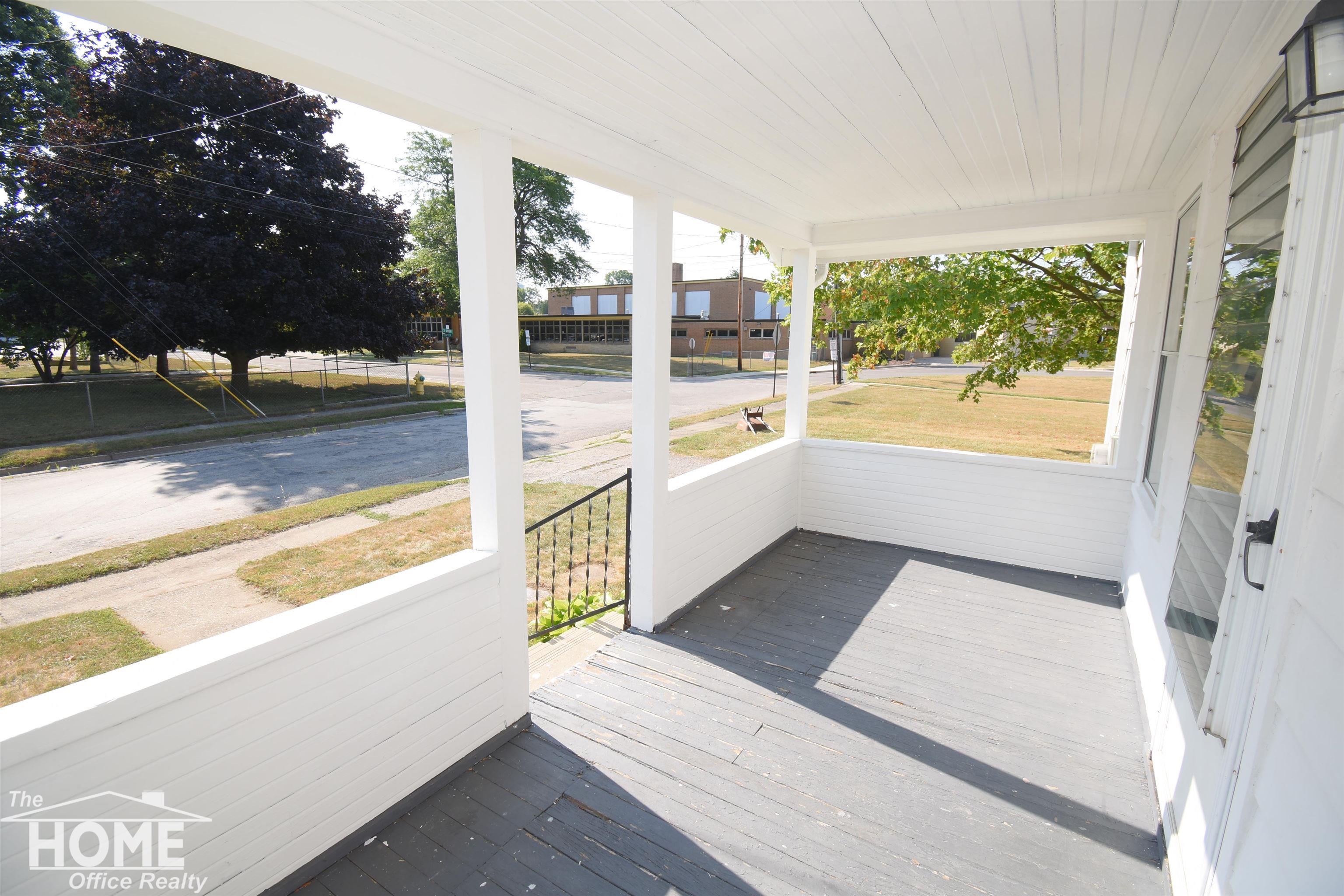 3rd image of 1022 S Lyon St, Owosso, MI 48867 | MLS# 50216862