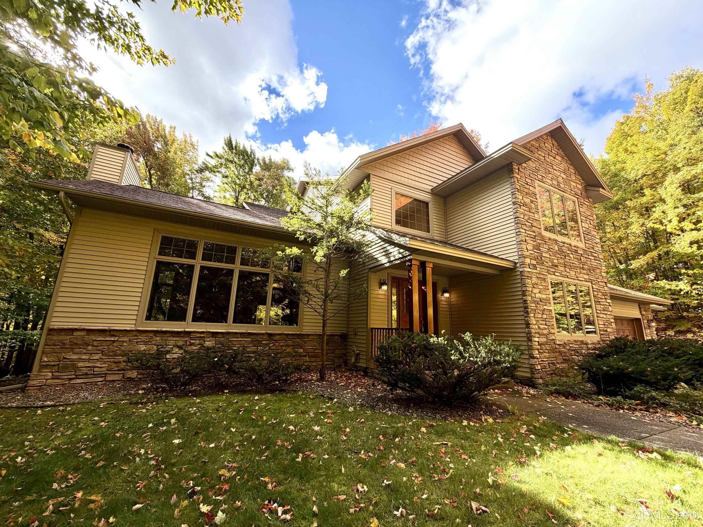 Photo 1 of Single family home for sale at 135 Hidden Springs Dr, Marquette, MI 49855 | MLS# 50216872 | Listing updated on 2026-10-08