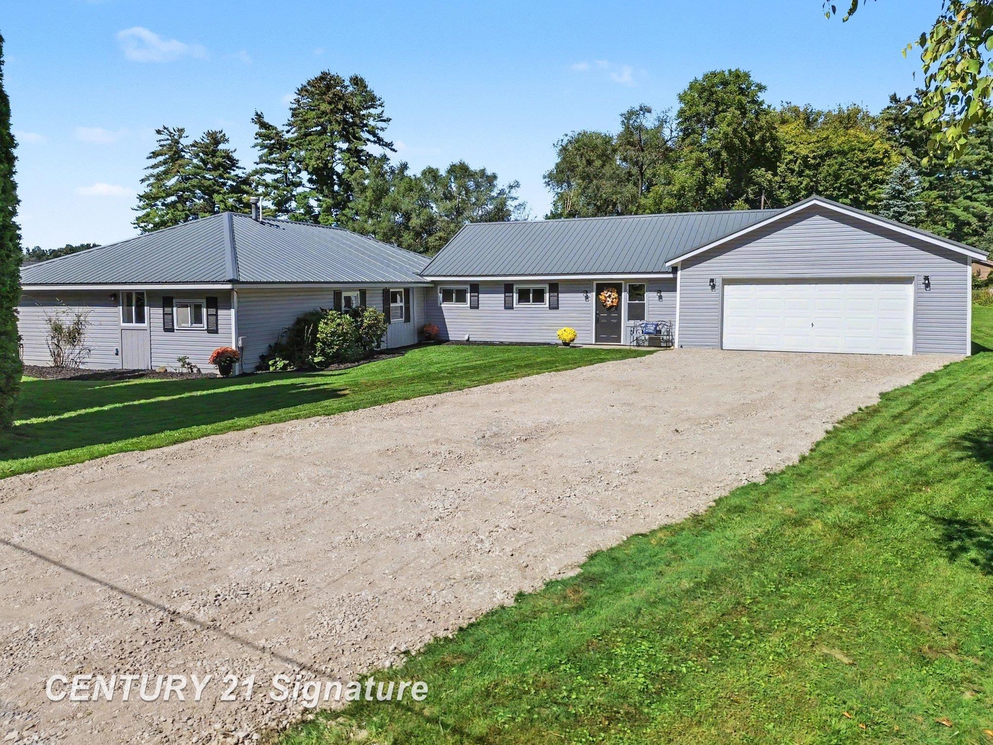 Photo 2 of Single family home for sale at 474 W Taylor Dr, Sanford, MI 48657 | MLS# 61050216901 | Listing updated on 2026-09-30