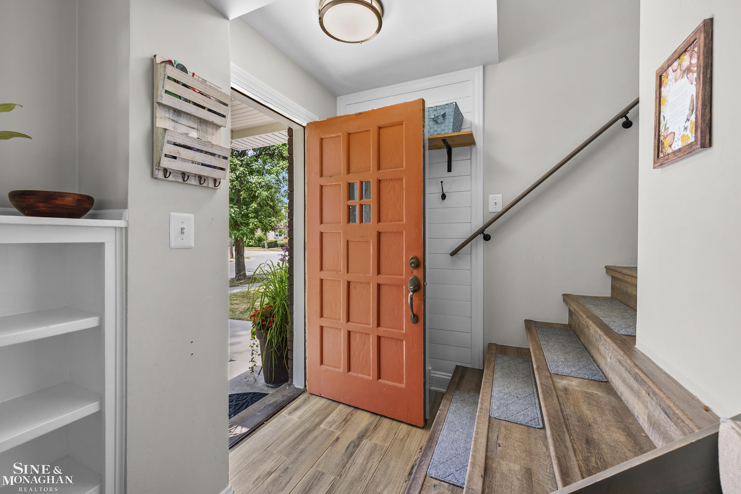 3rd image of 1648 Hampton Rd, Grosse Pointe Woods, MI 48236 | MLS# 50216919