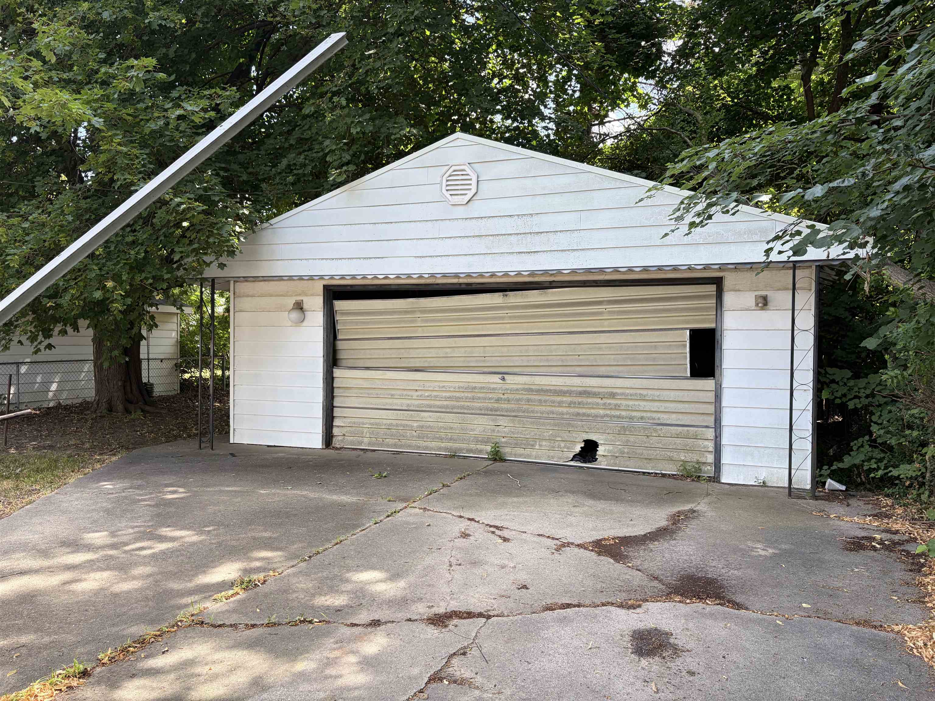 Photo 4 of Single family home for sale at 2007 Gilmartin St, Flint, MI 48503 | MLS# 5050216927 | Listing updated on 2026-09-12