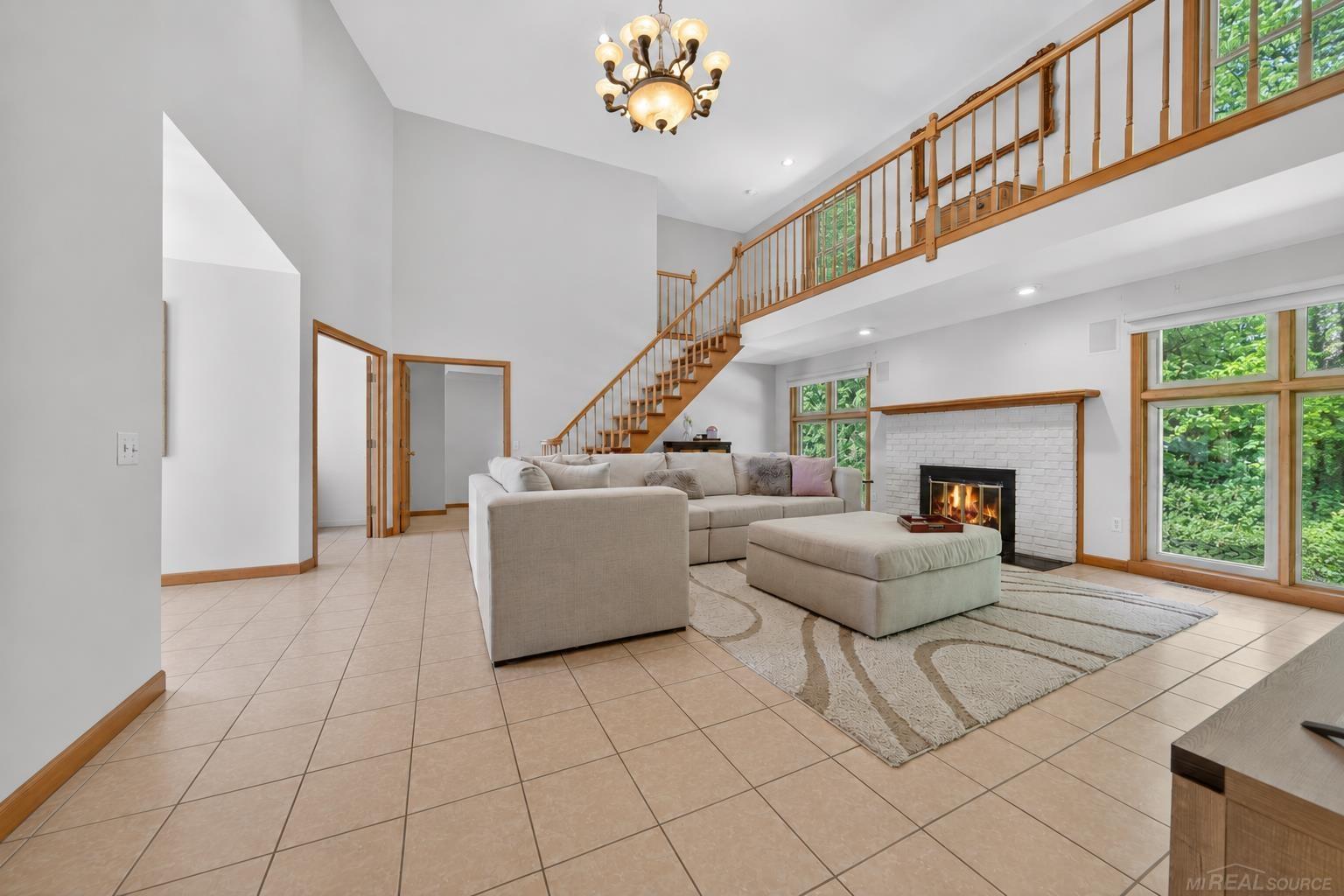 4th image of 40219 Denbigh Dr, Sterling Heights, MI 48310 | MLS# 50216928