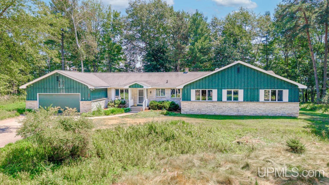 1st image of 709 Loueda Ave, Gladstone, MI 49837 | MLS# 50216937