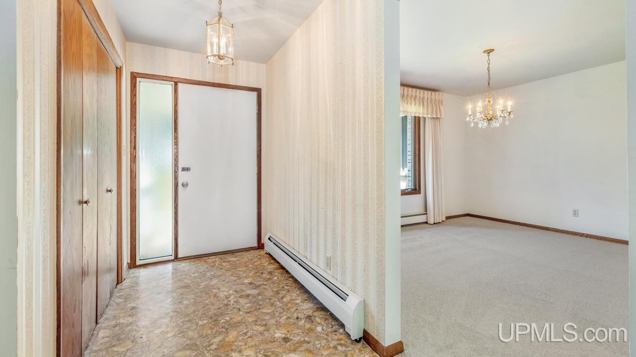 4th image of 709 Loueda Ave, Gladstone, MI 49837 | MLS# 50216937