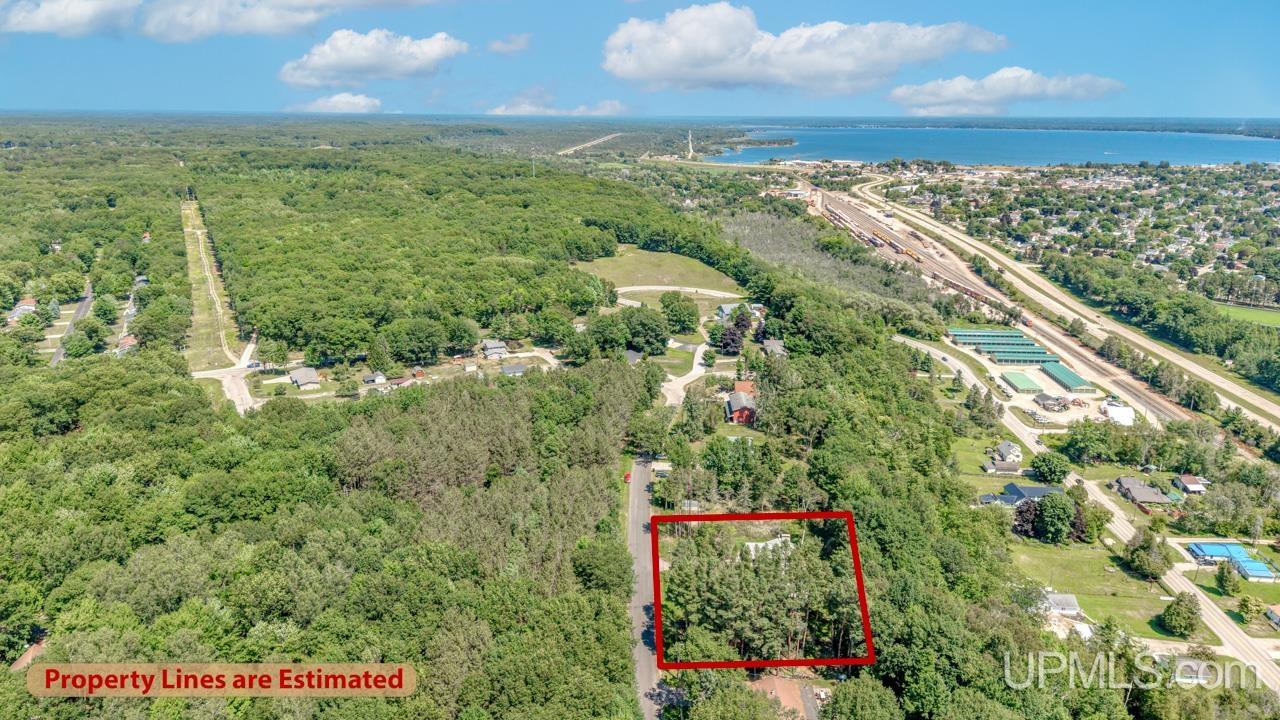37th image of 709 Loueda Ave, Gladstone, MI 49837 | MLS# 50216937