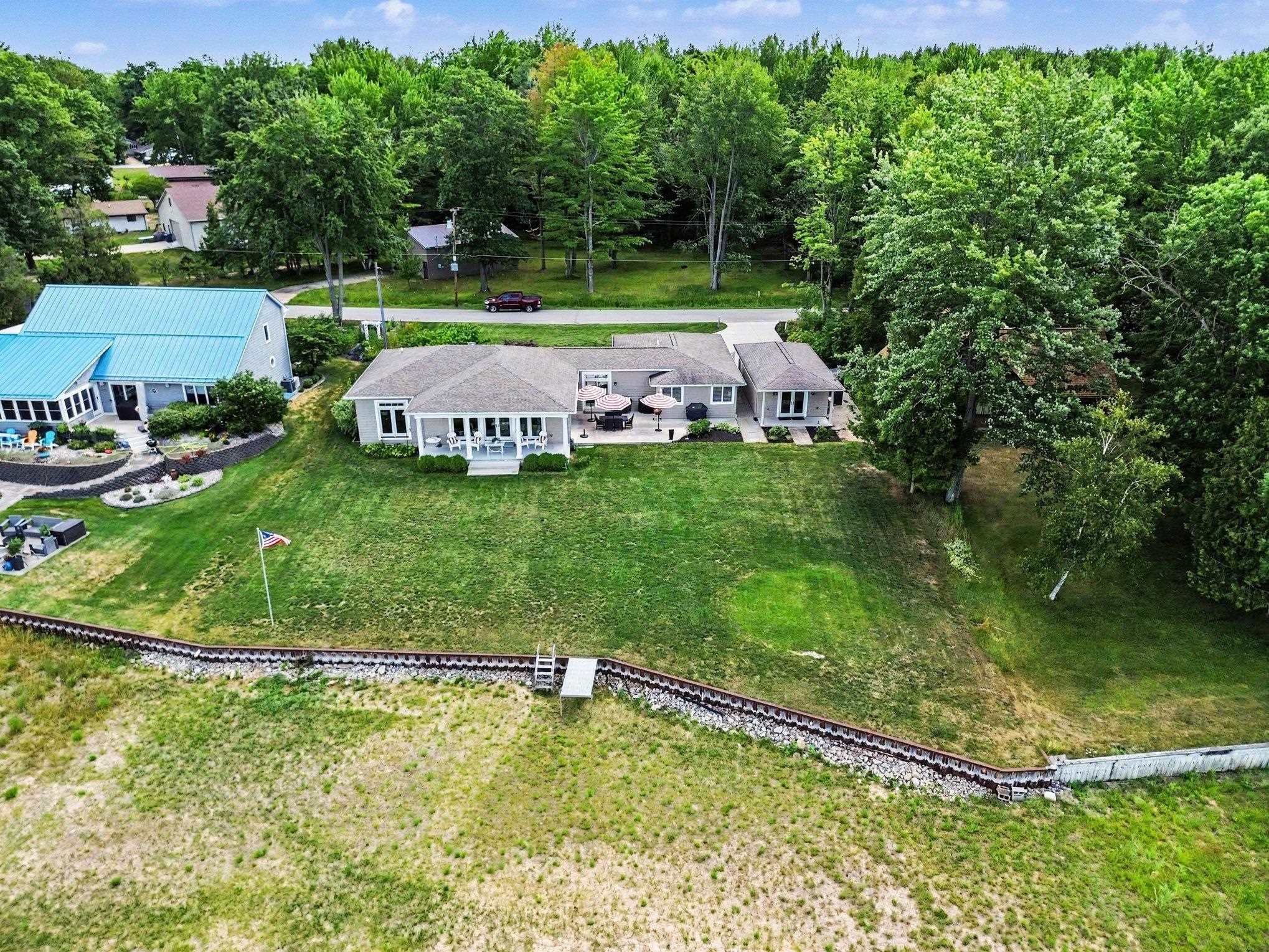 4th image of 71 E Lakeshore Dr, Hope, MI 48628 | MLS# 50216943