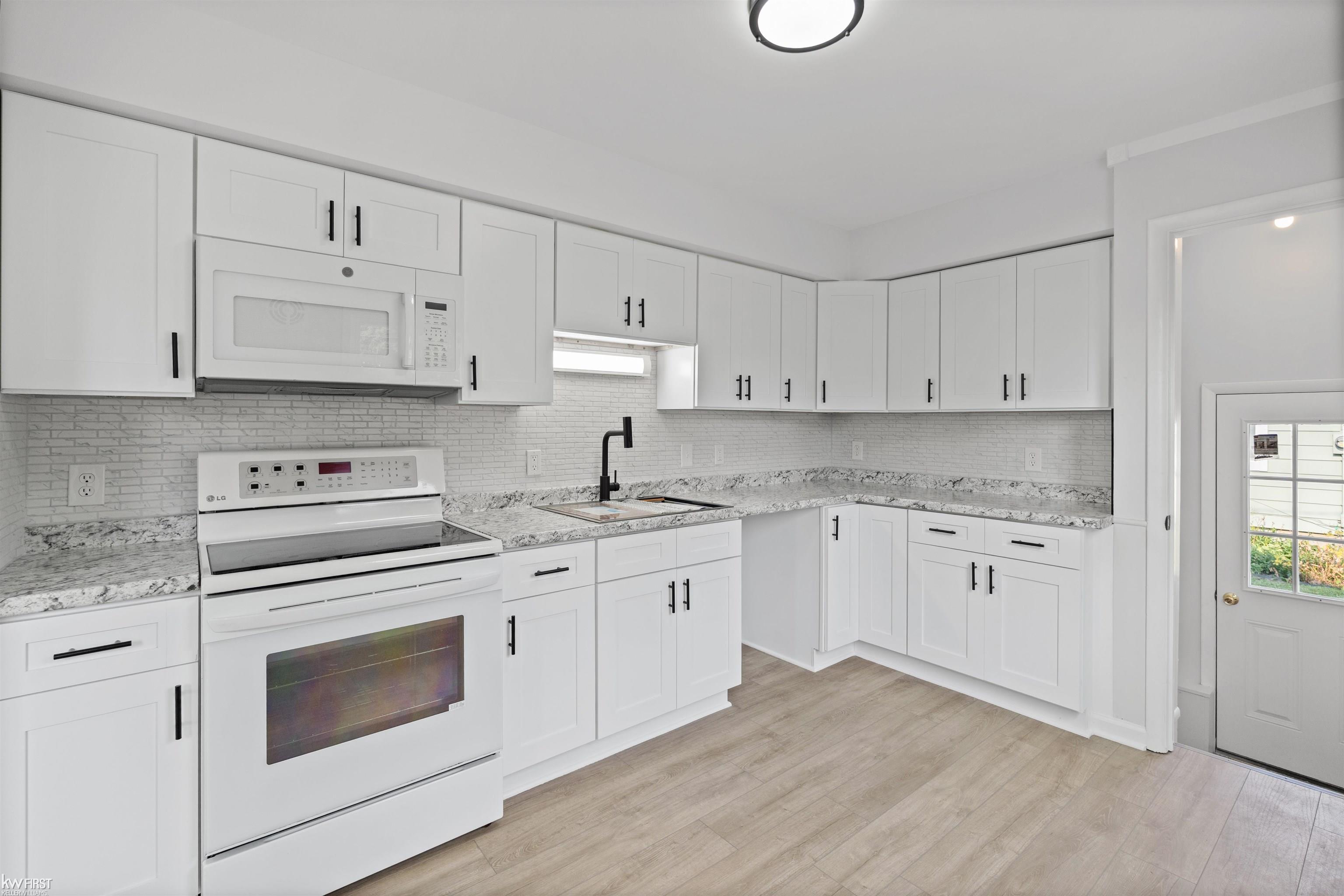 Photo 4 of Single family home for sale at 3922 Hogarth Ave, Flint, MI 48532 | MLS# 5050216970 | Listing updated on 2026-09-29
