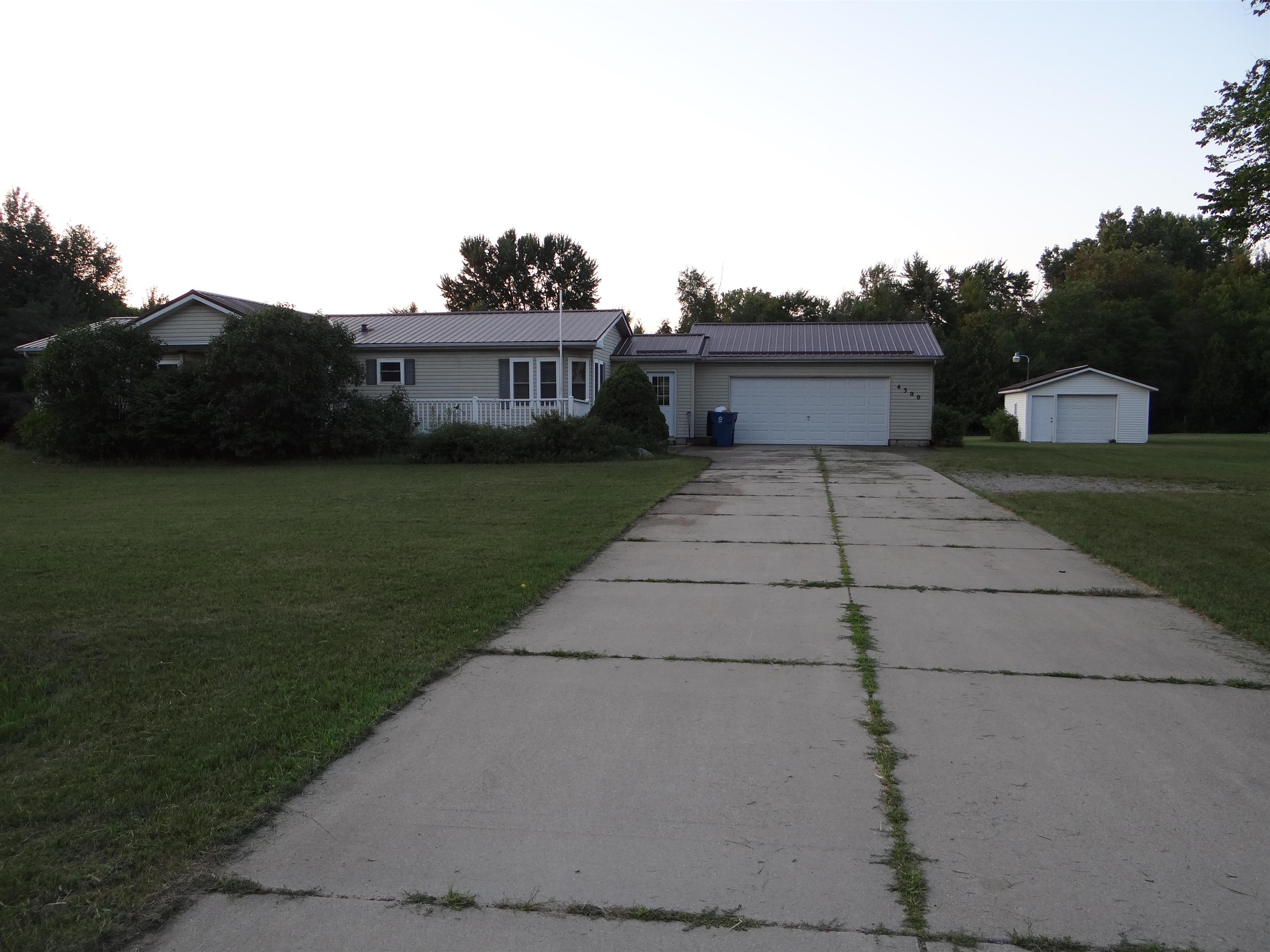 2nd image of 4300 Parker Rd, Gladwin, MI 48624 | MLS# 50216975