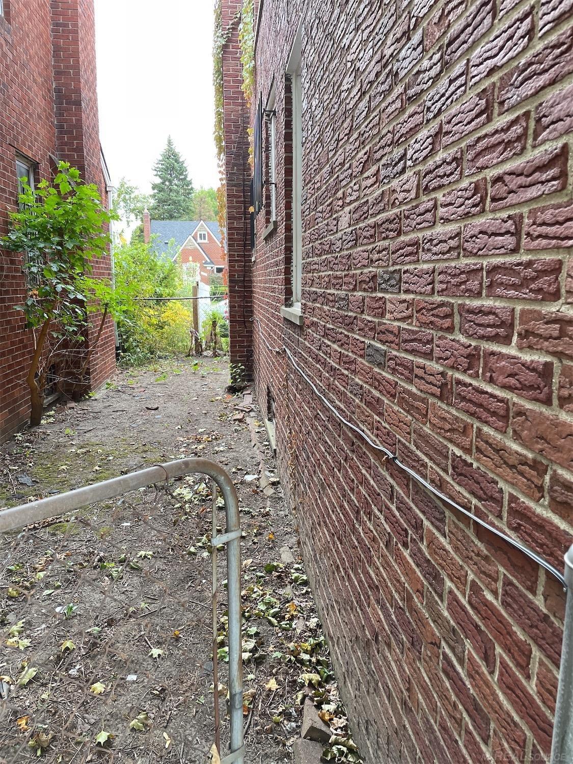 4th image of 12019 Nashville St St, Detroit, MI 48205 | MLS# 50216979
