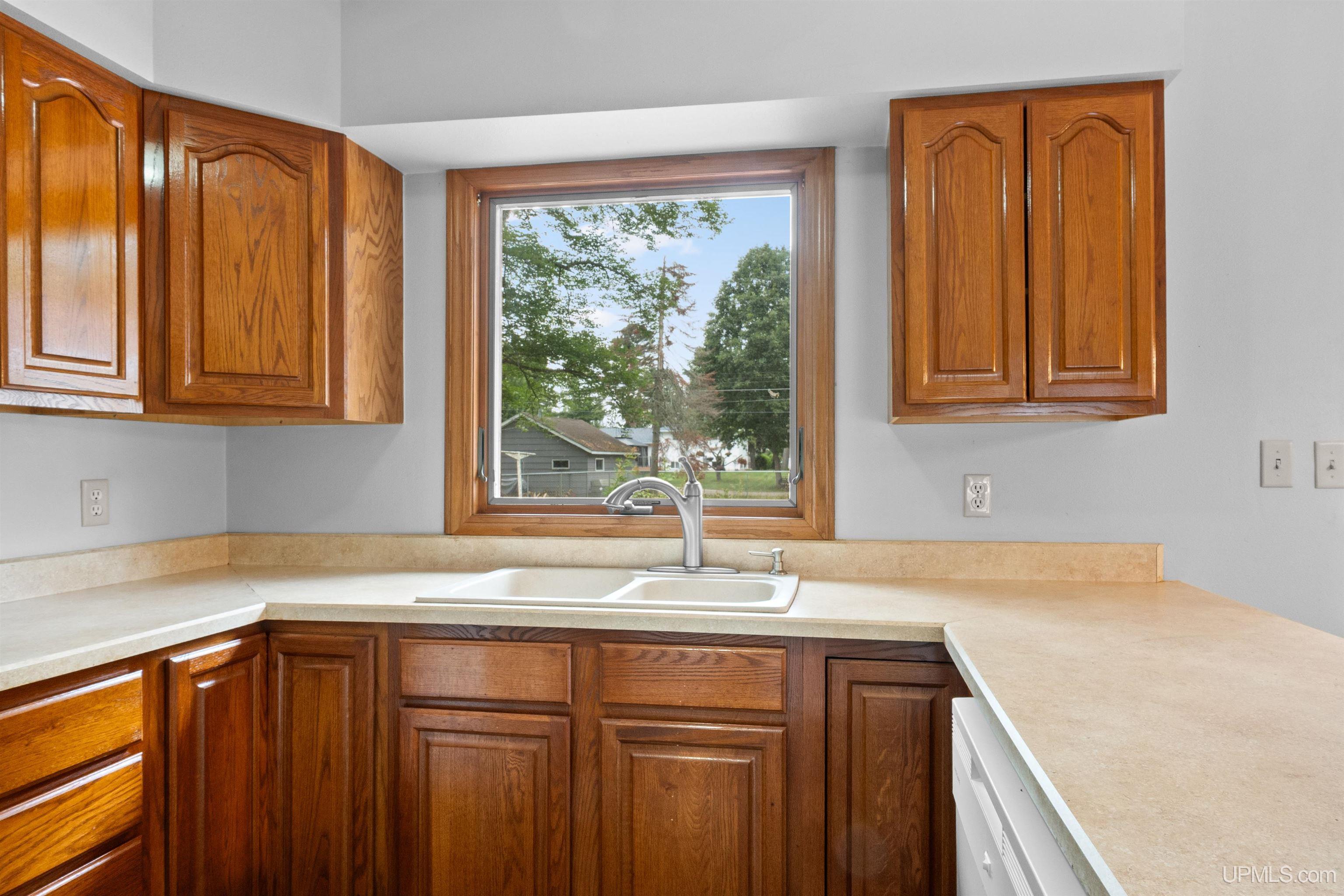 5th image of 2128 S 25 Ave, Escanaba, MI 49829 | MLS# 50216986
