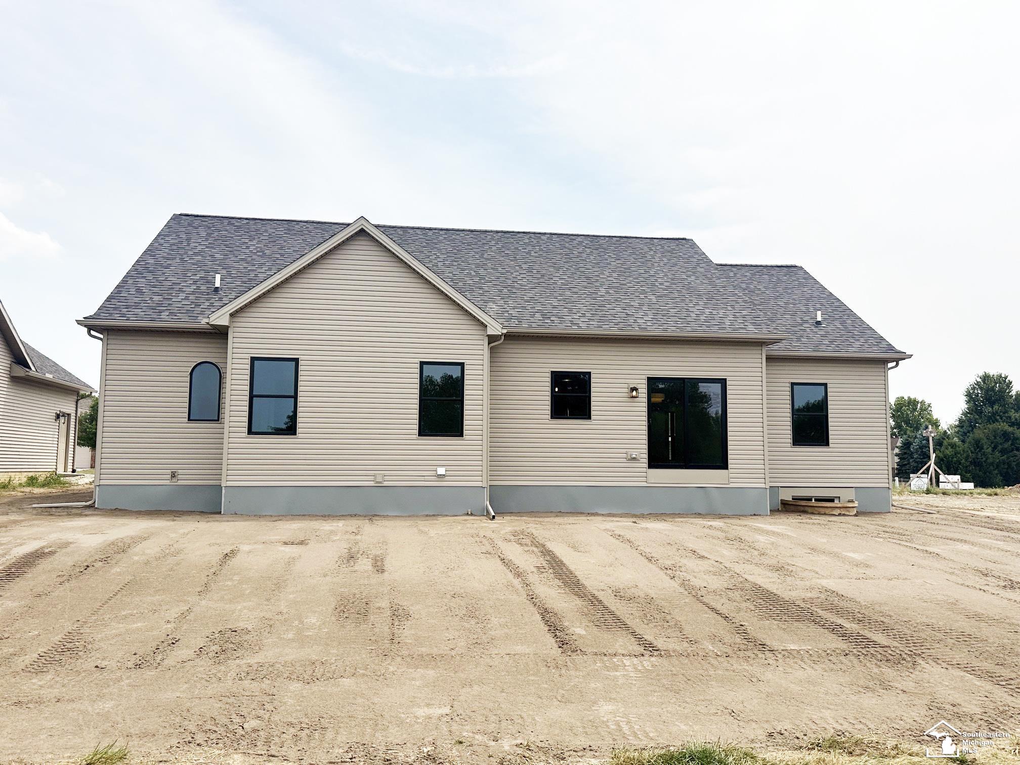 36th image of 798 E Sweet Briar Ln, Monroe, MI 48161 | MLS# 50217007