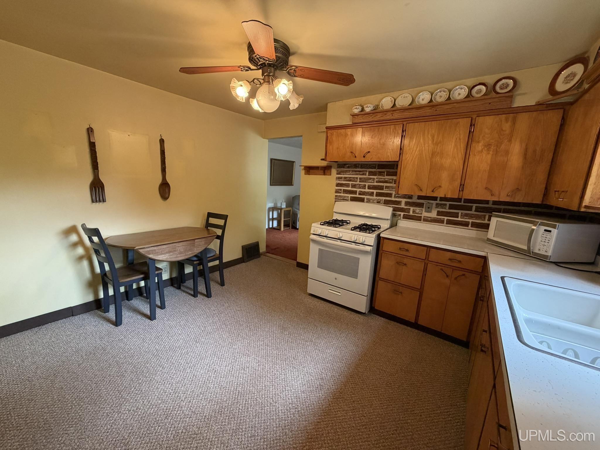 4th image of 915 Vandenboom Ave, Marquette, MI 49855 | MLS# 50217024