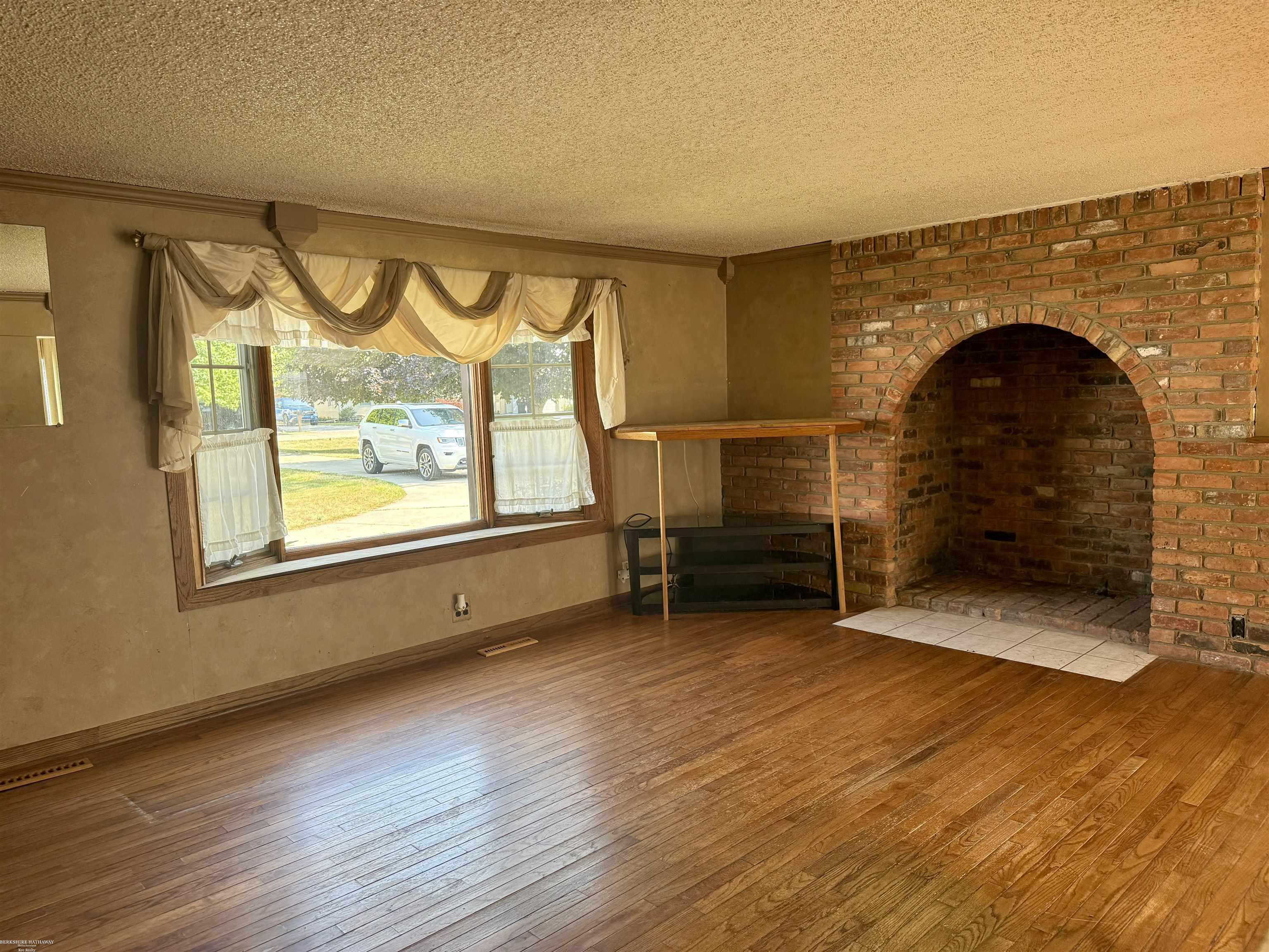 5th image of 2000 Collins Ave, Shelby Township, MI 48317 | MLS# 50217055