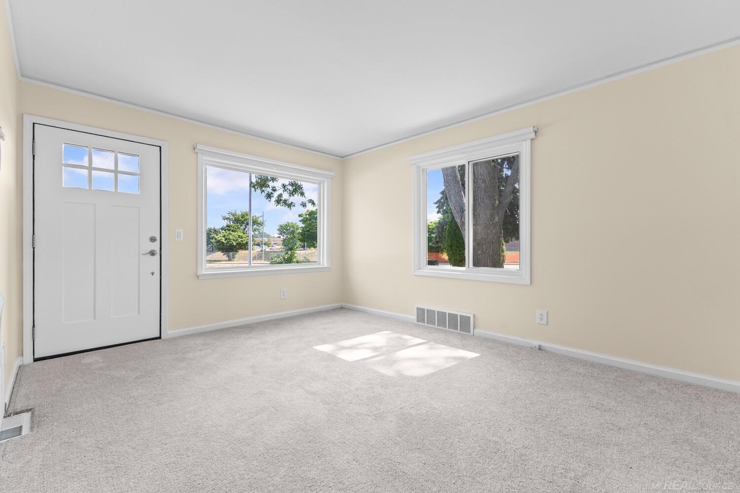 4th image of 20626 Ridgemont Rd, Harper Woods, MI 48225 | MLS# 50217065
