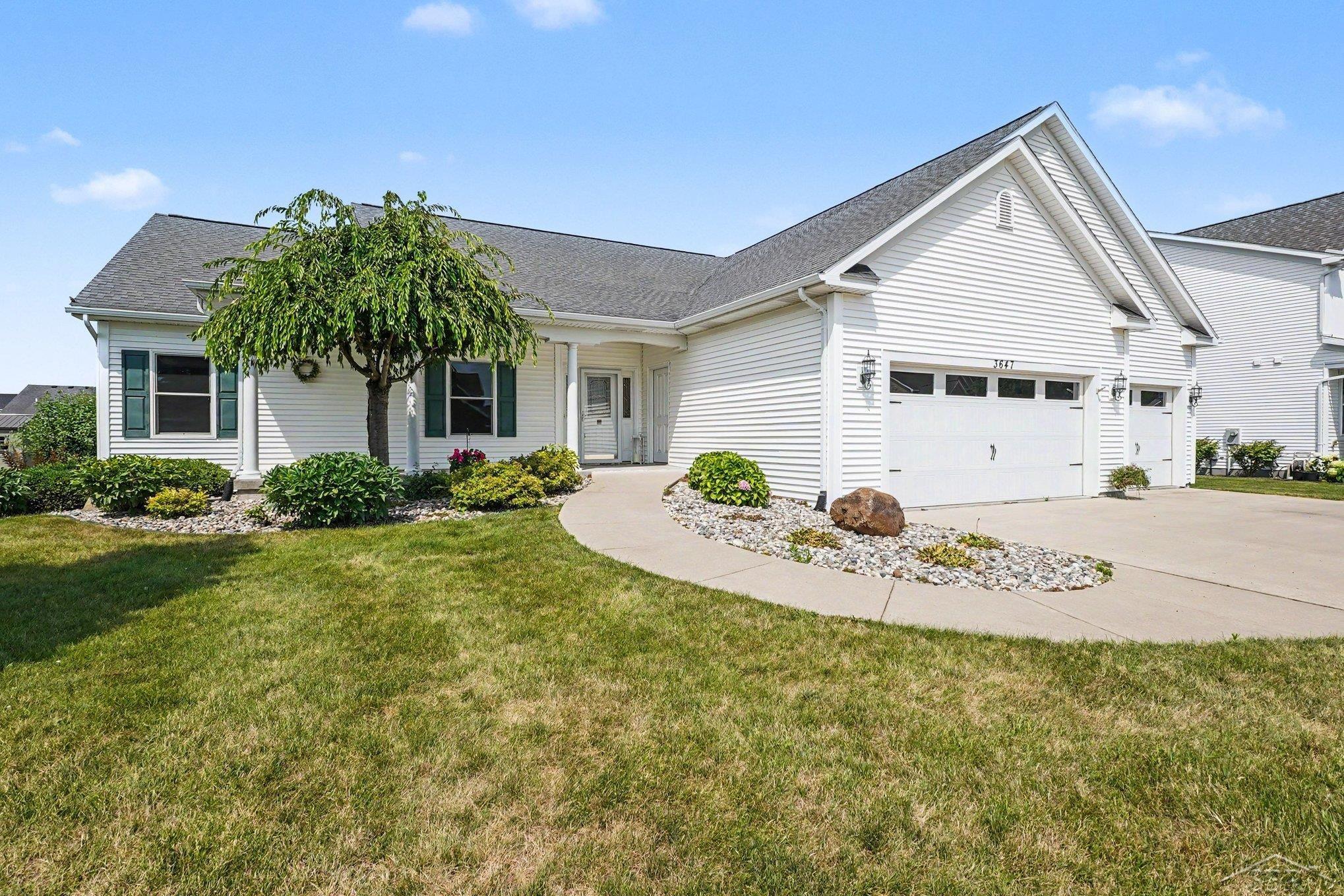 image of 3647 Coachmans Ridge Dr, Saginaw, MI 48603 | MLS# 50217077
