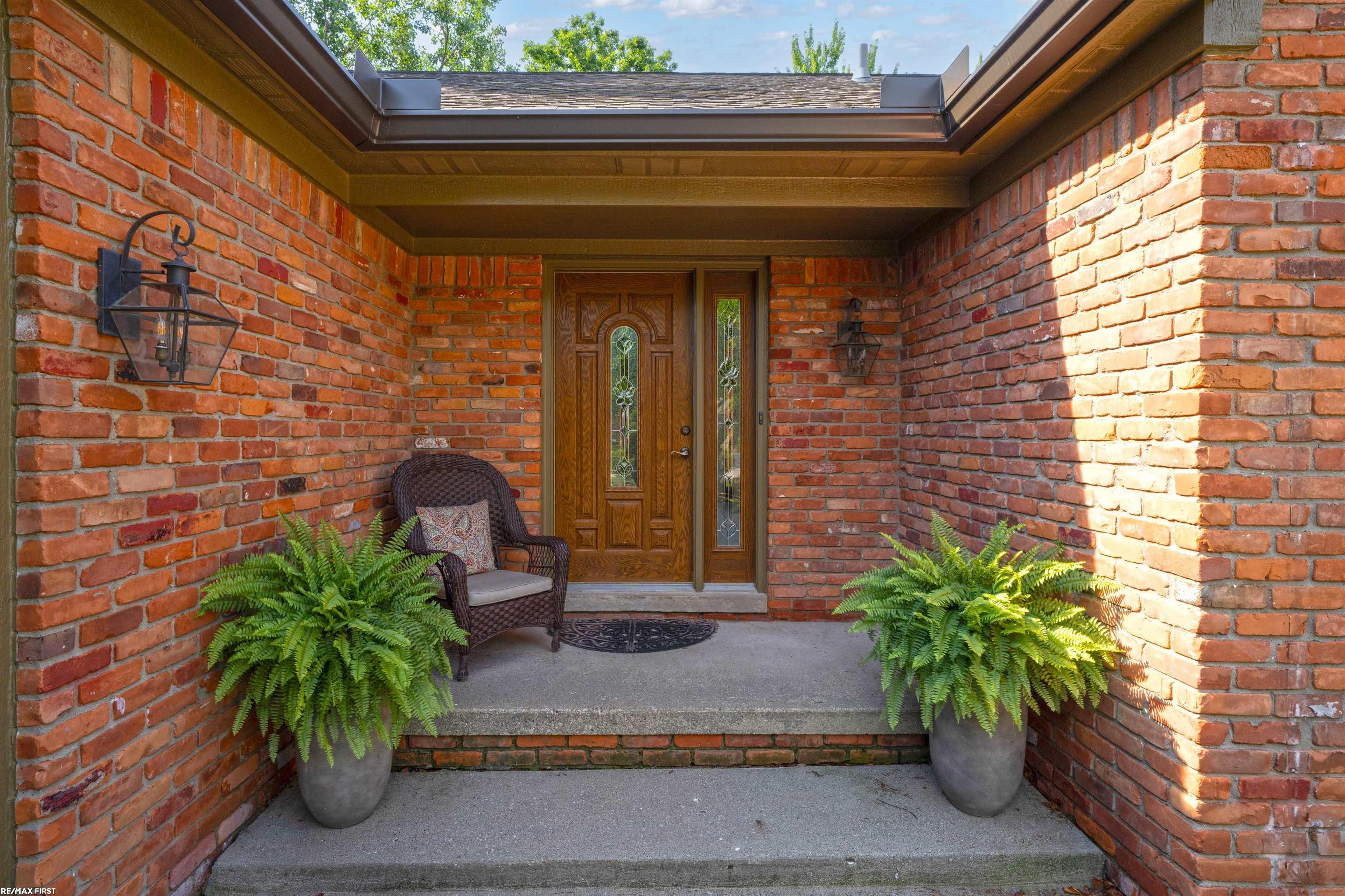 3rd image of 1734 Snowden Cir, Rochester Hills, MI 48306 | MLS# 50217084