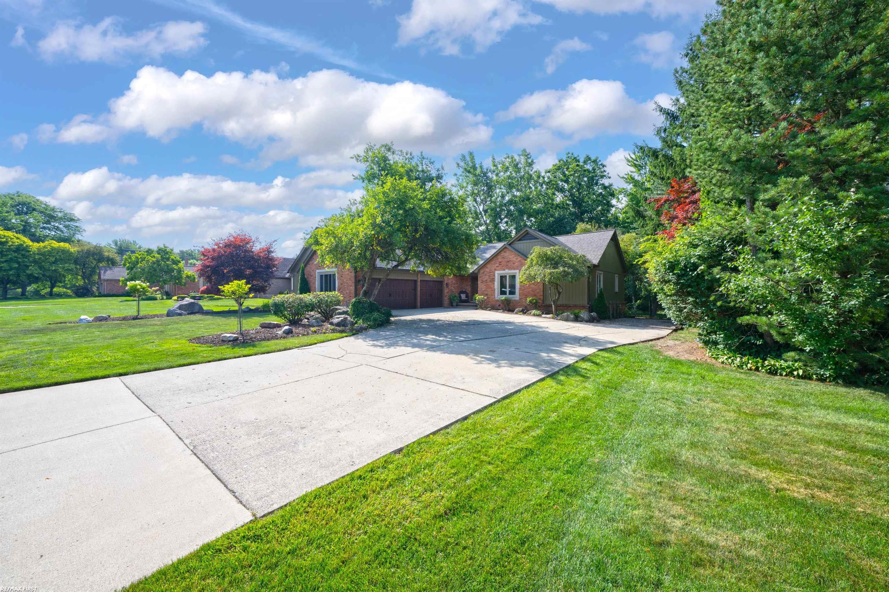 4th image of 1734 Snowden Cir, Rochester Hills, MI 48306 | MLS# 50217084