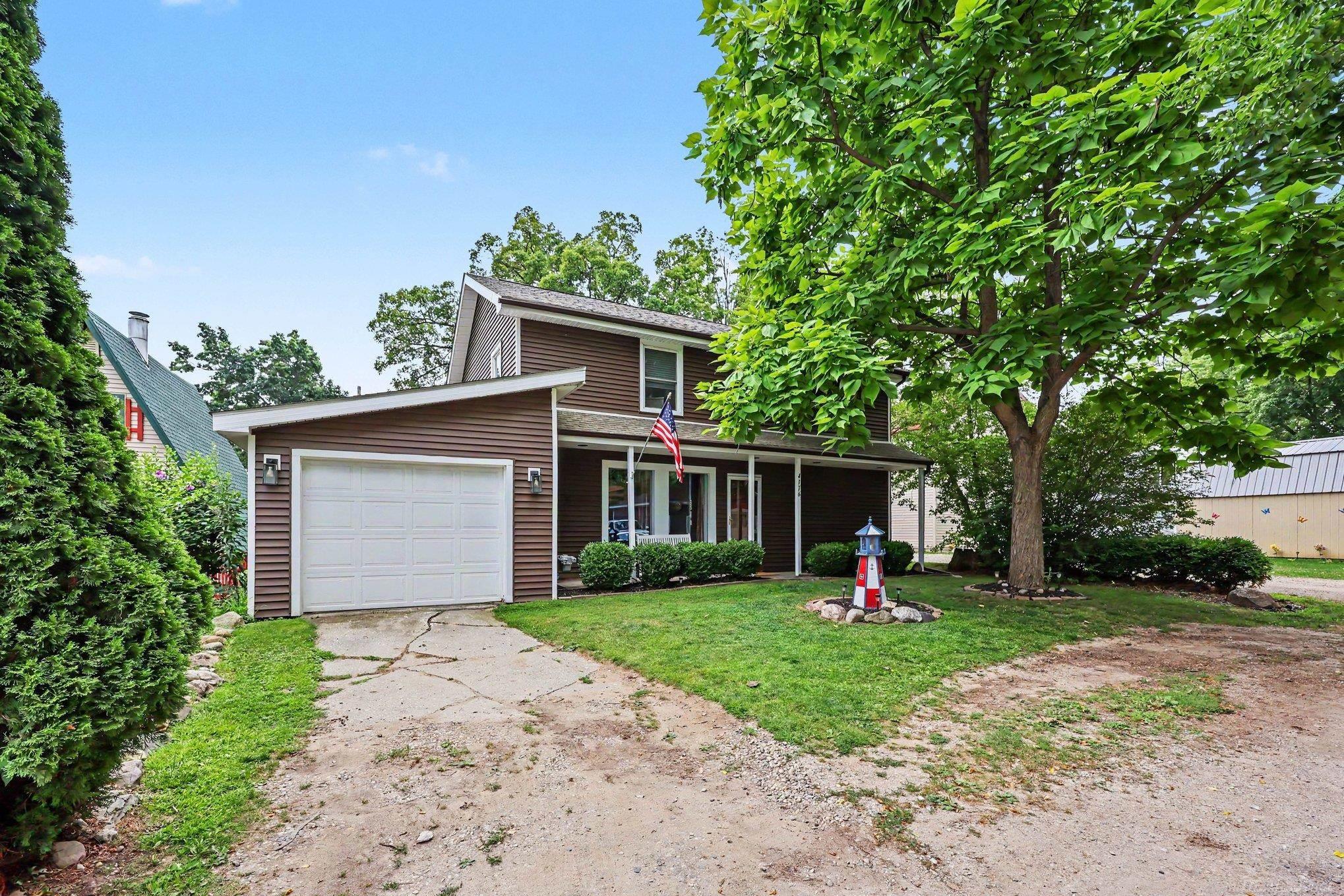 4176 Pleasant Drive photo 2