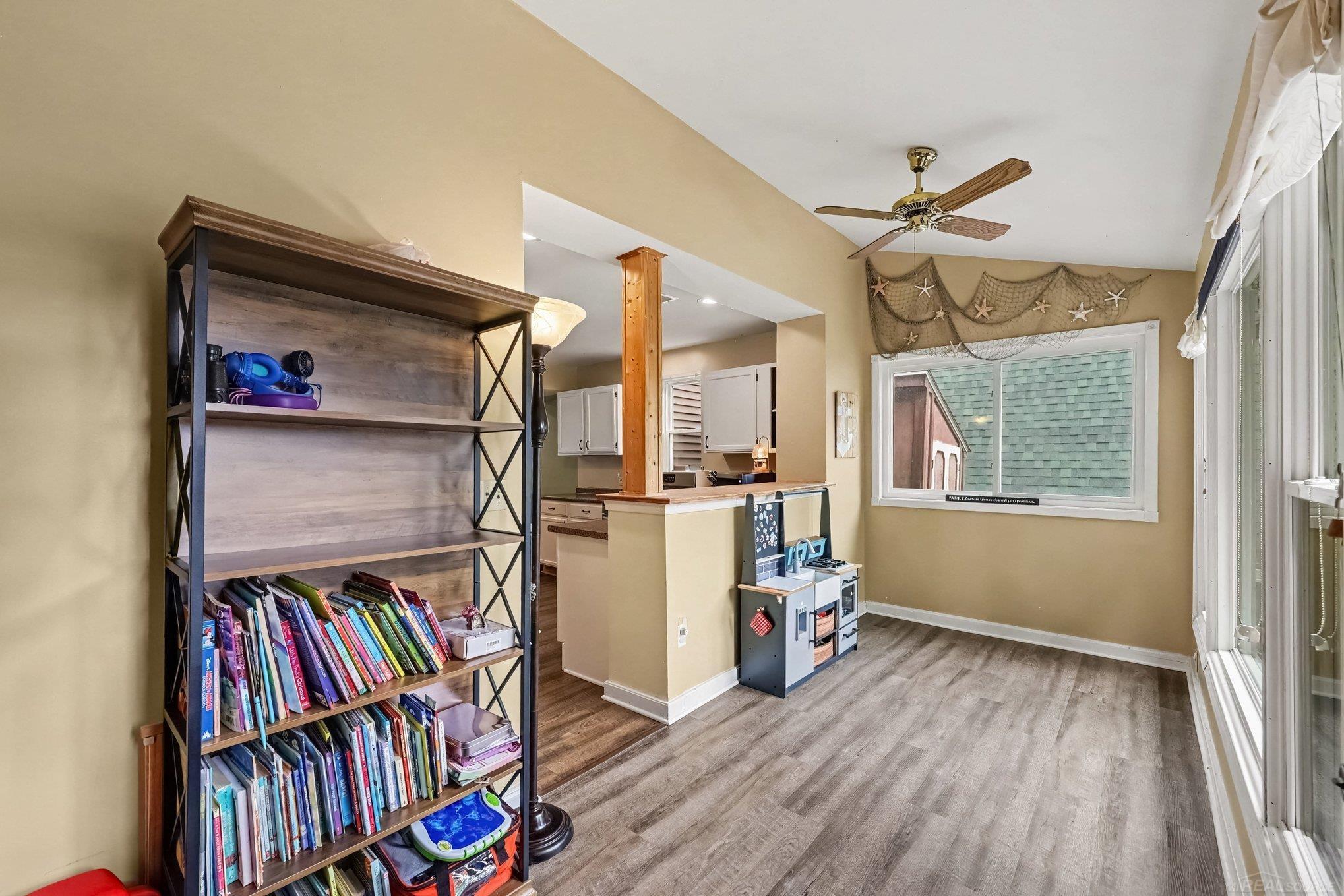 4176 Pleasant Drive photo 16