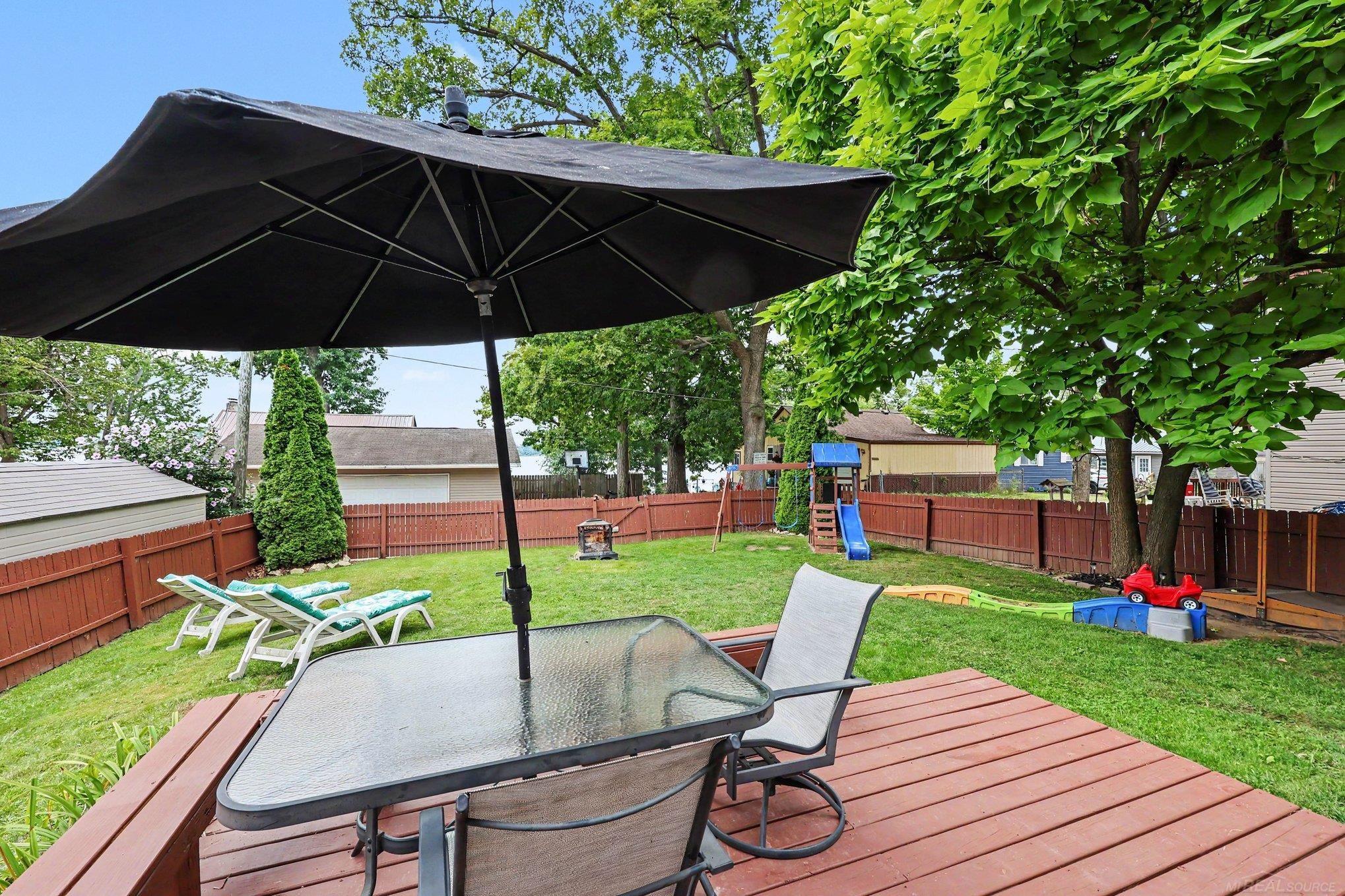 4176 Pleasant Drive photo 10